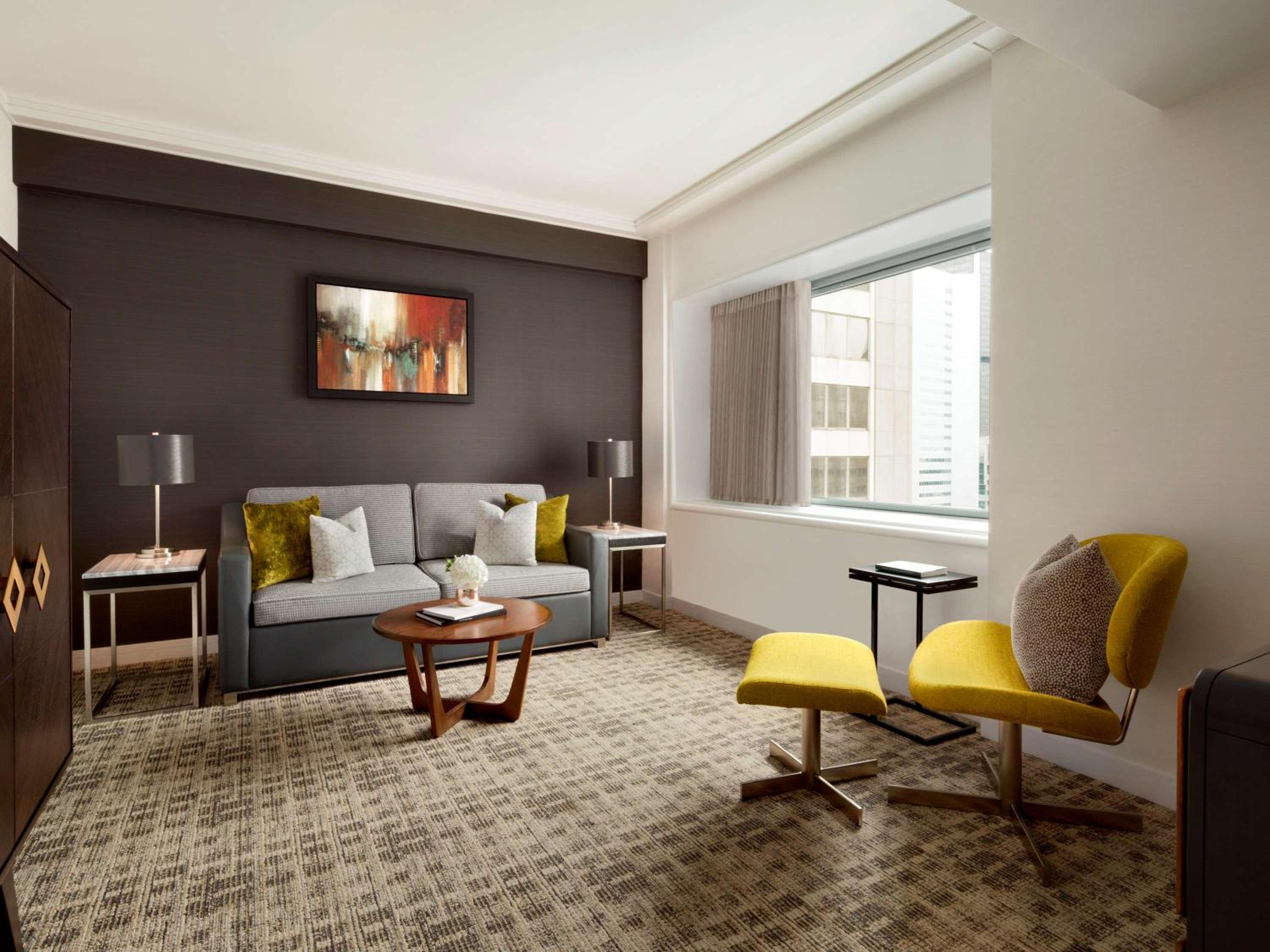 One Bedroom Suite with One King Bed (Non Smoking)