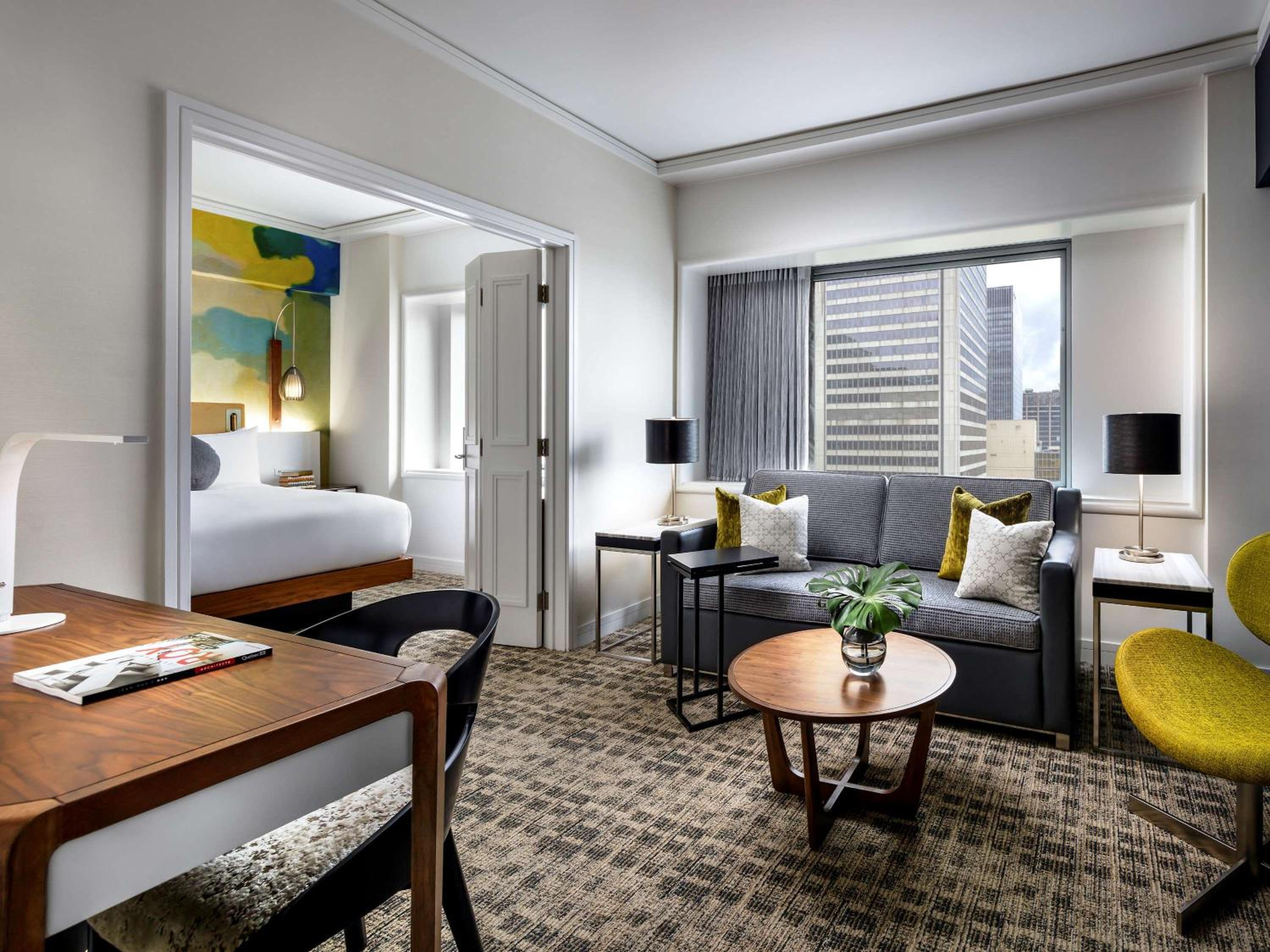 Junior Suite with One King Bed (Non Smoking)