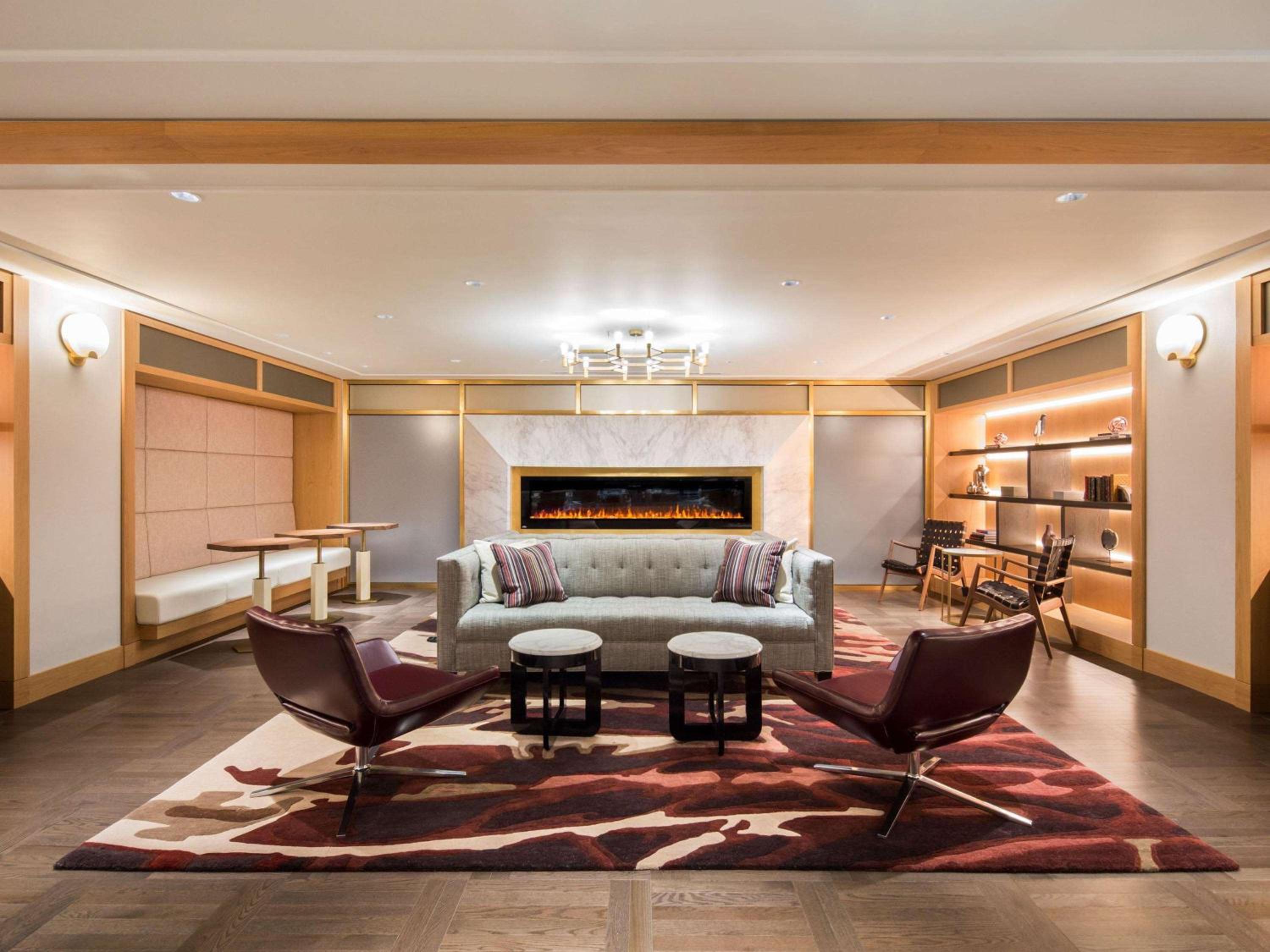Gold Suite with One King Bed (Non Smoking)