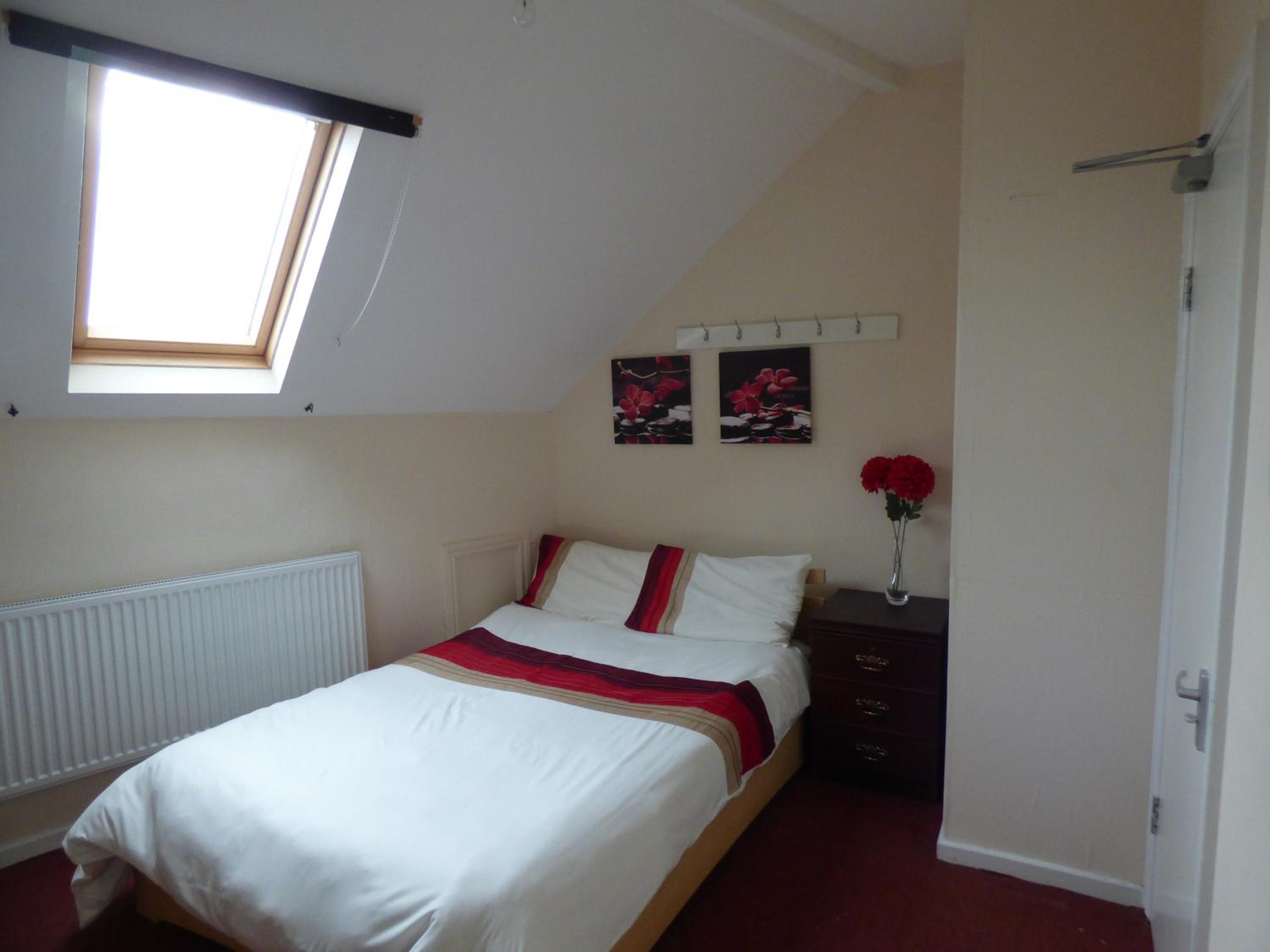 Four-Bedroom House photo 2