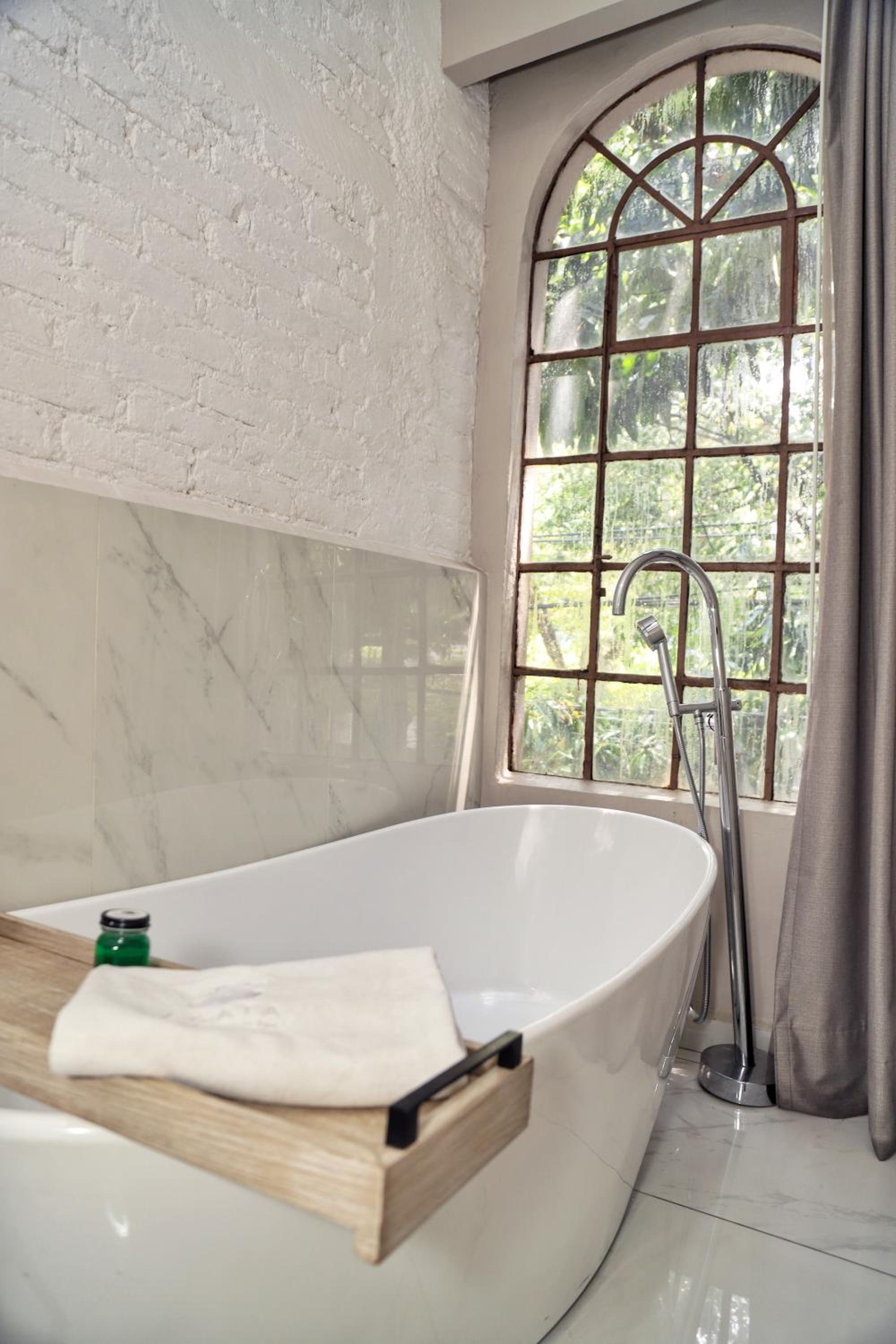 Deluxe Double Room with Bath photo 2