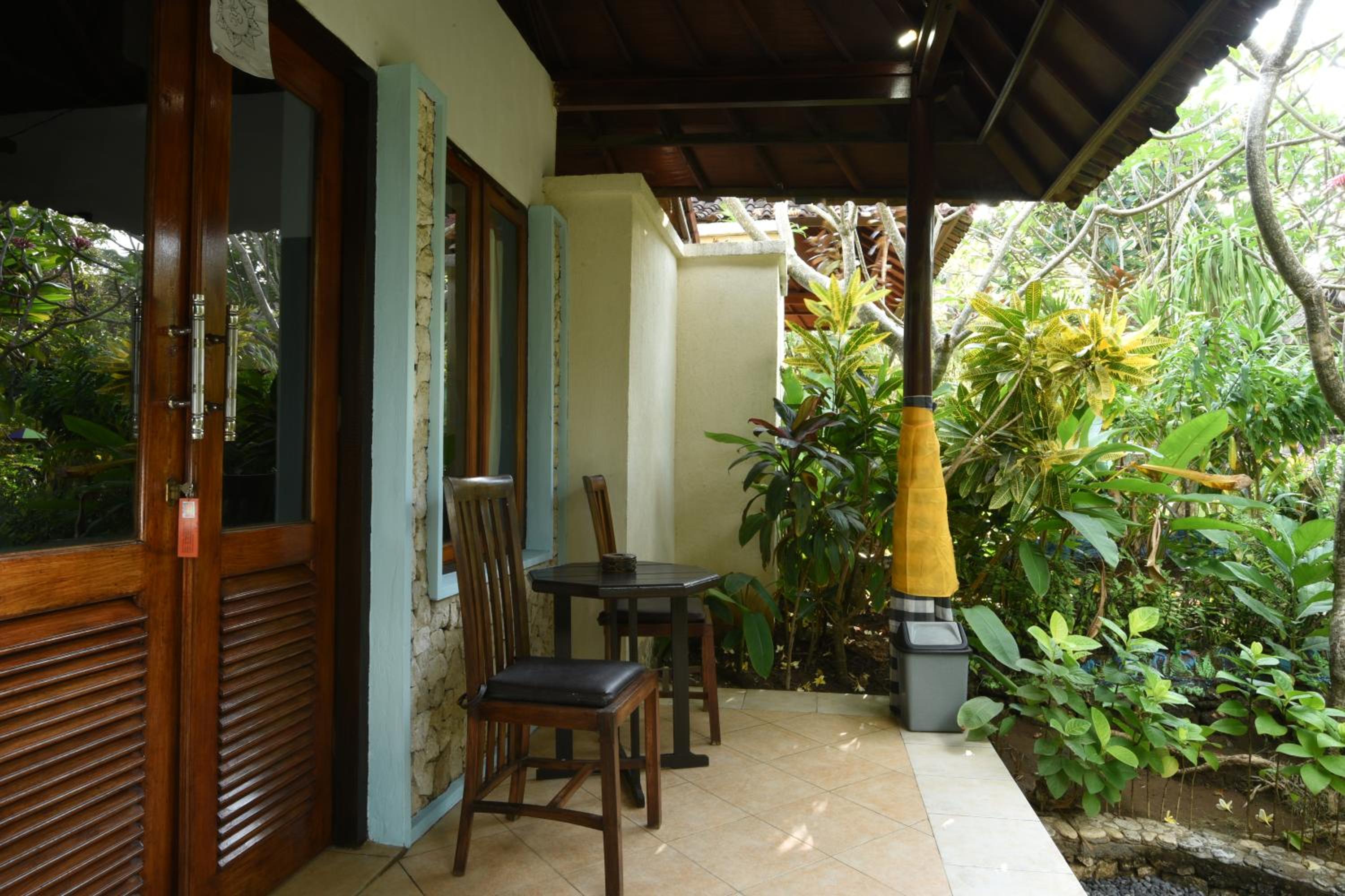 One Bungalow King Bed With Garden View - Photo 13