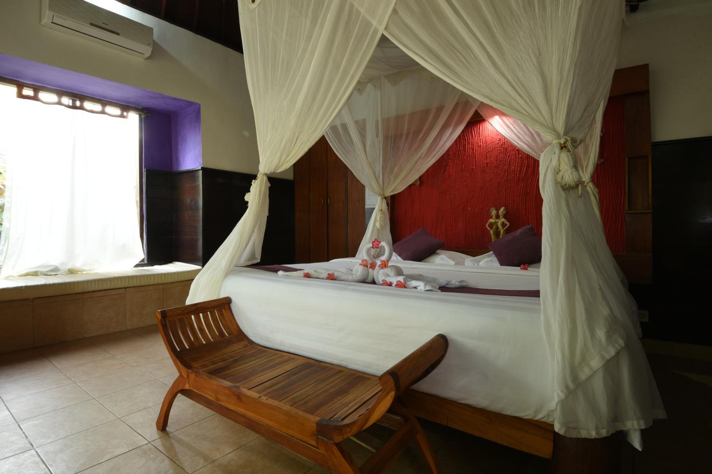 One Bungalow King Bed With Garden View - Photo 17