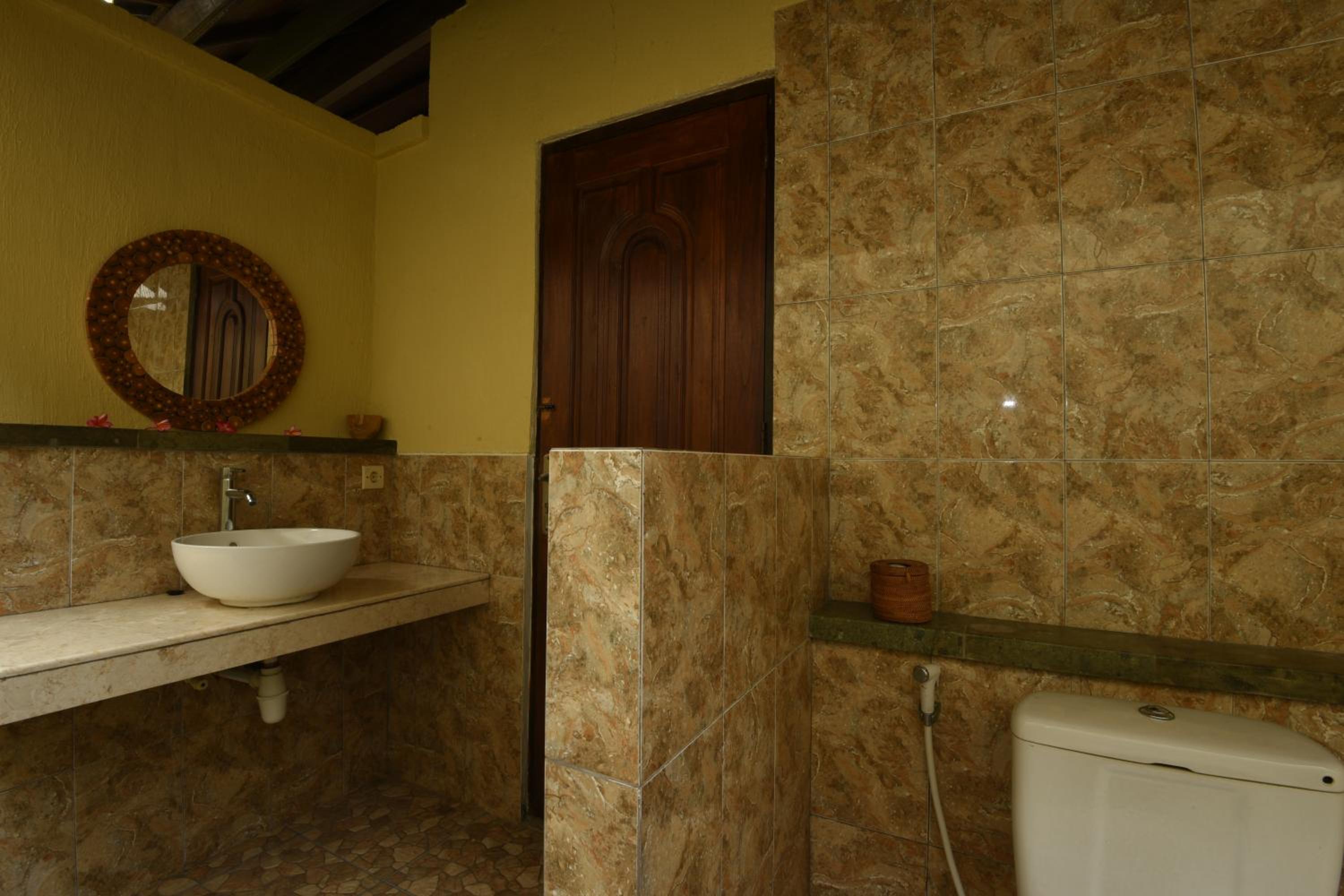 One Bungalow King Bed With Garden View - Photo 14