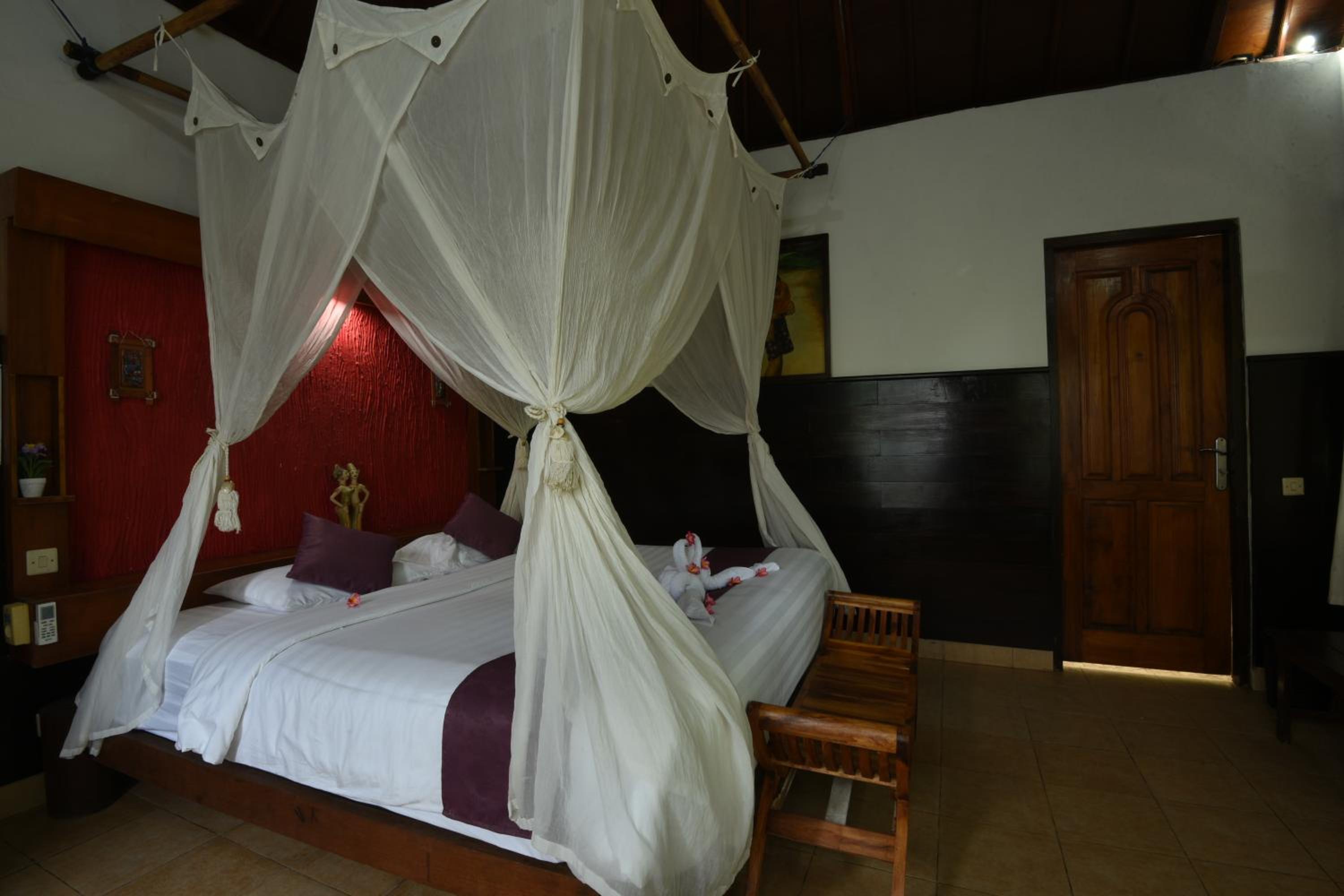 One Bungalow King Bed With Garden View - Photo 16