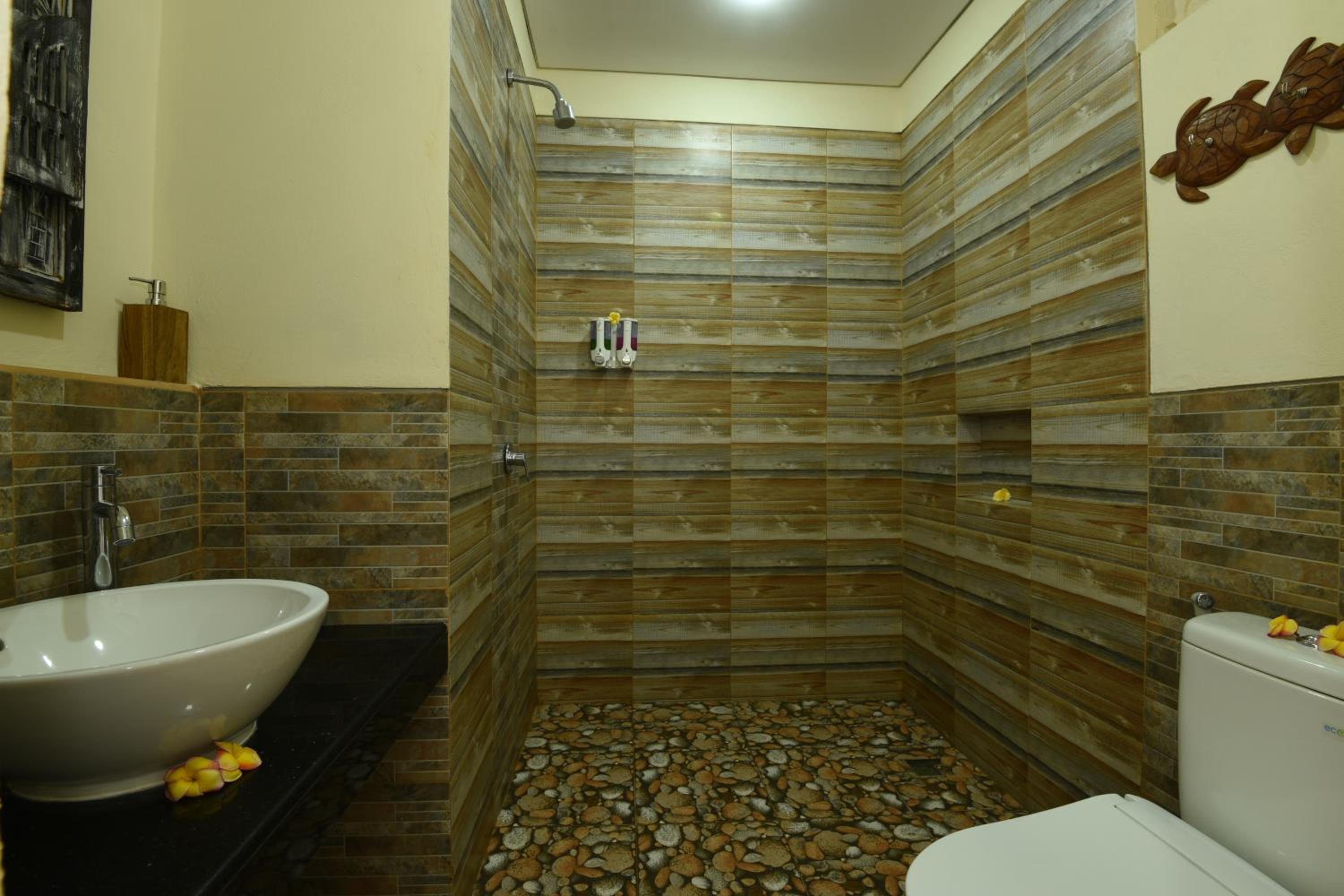 Deluxe Twin Room Balcony With Pool View - Photo 4