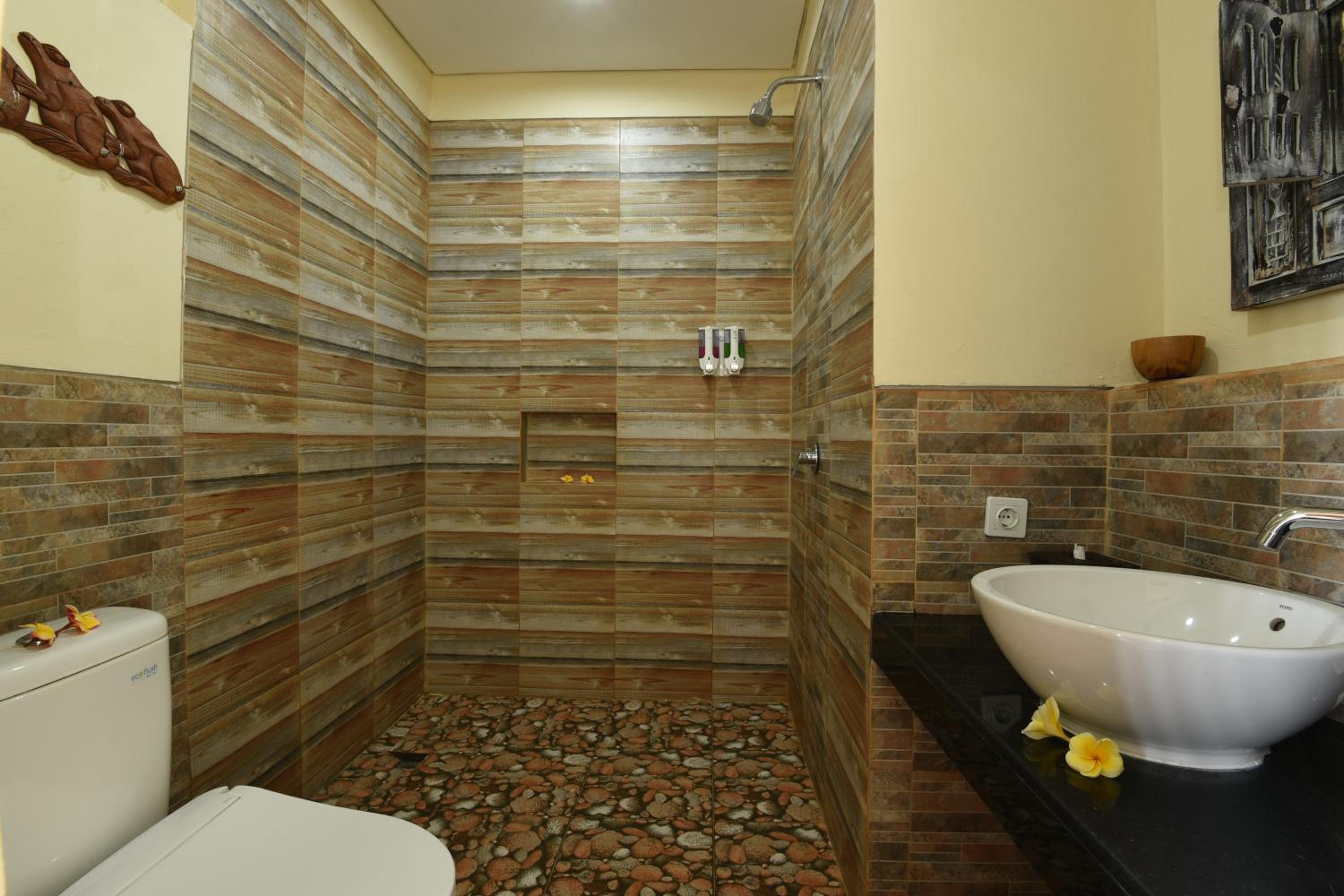 Deluxe Twin Room Balcony With Pool View - Photo 3