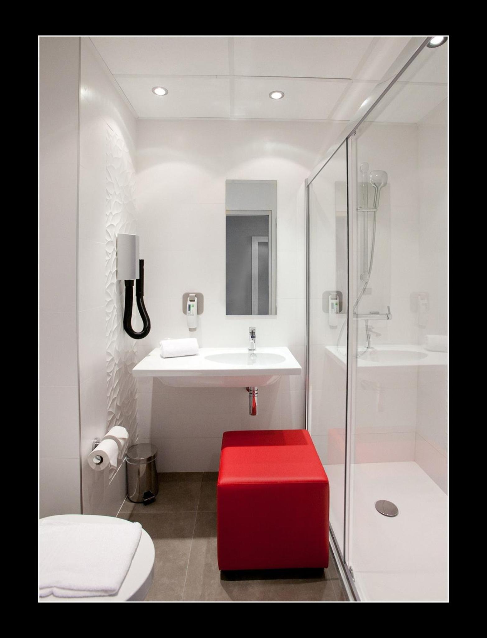 Standard Double Room with Sofa Bed - Photo 5