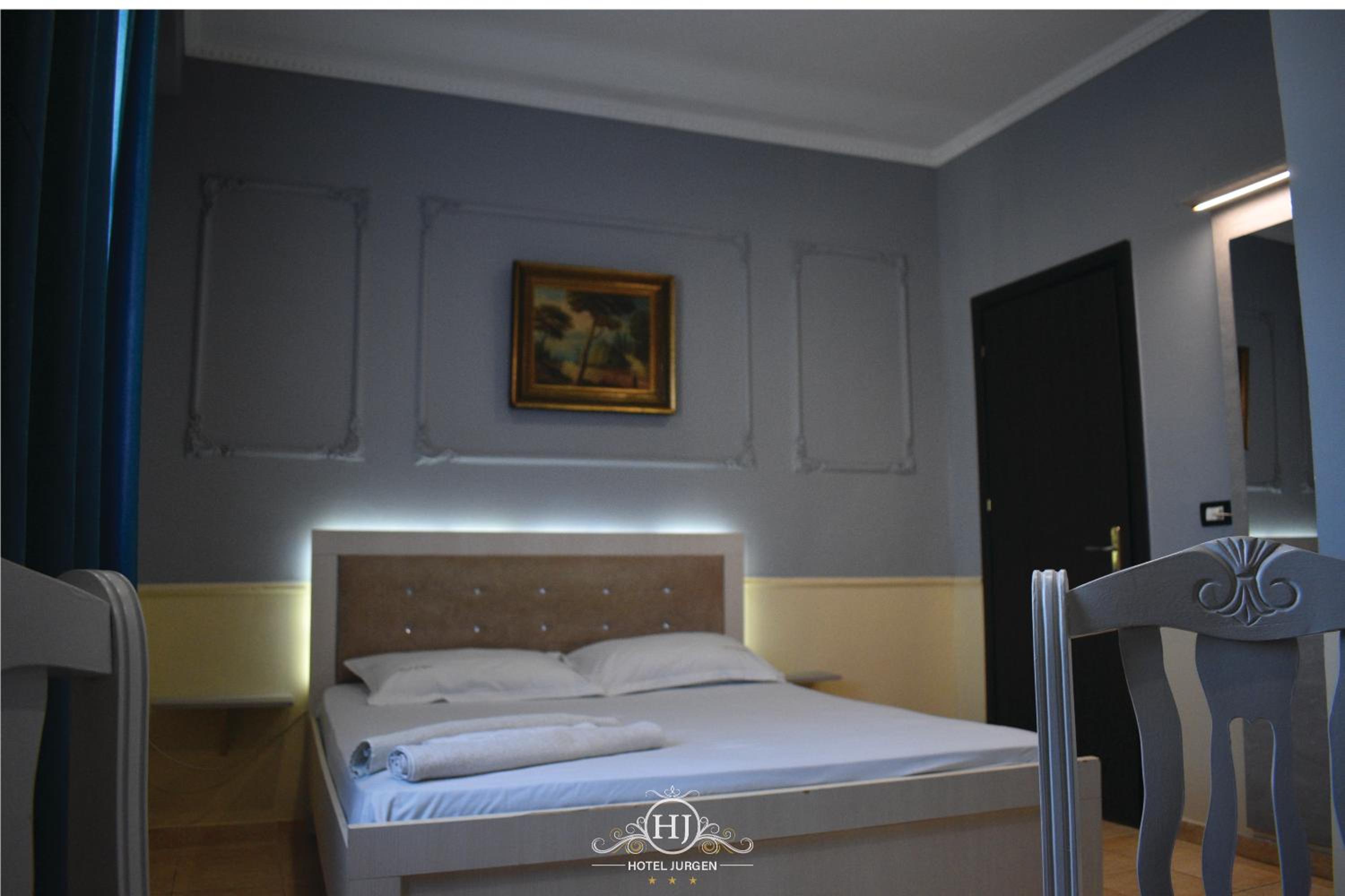 Deluxe King Room photo 3