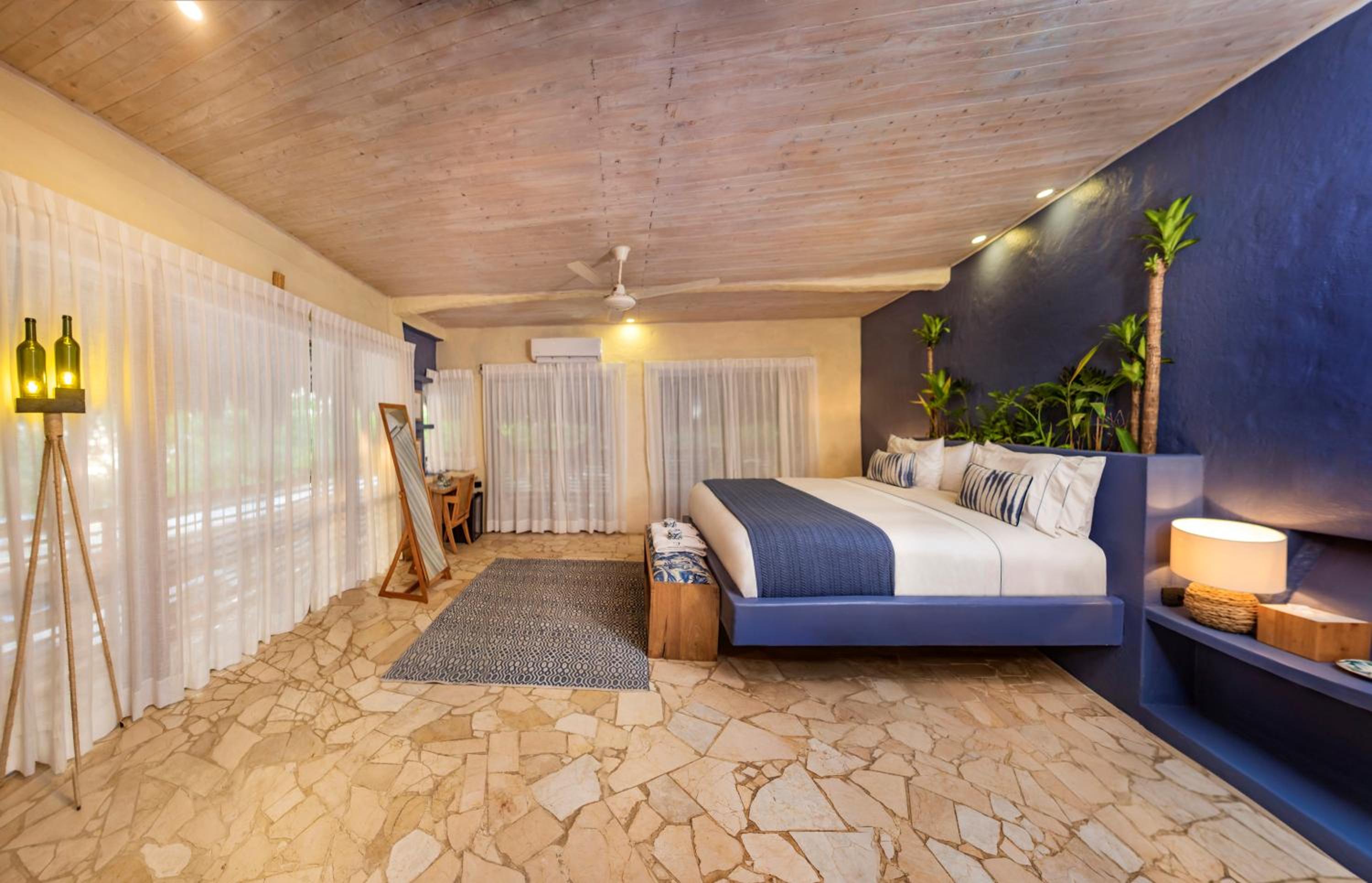 Deluxe Double Room with Balcony and Sea View photo 1