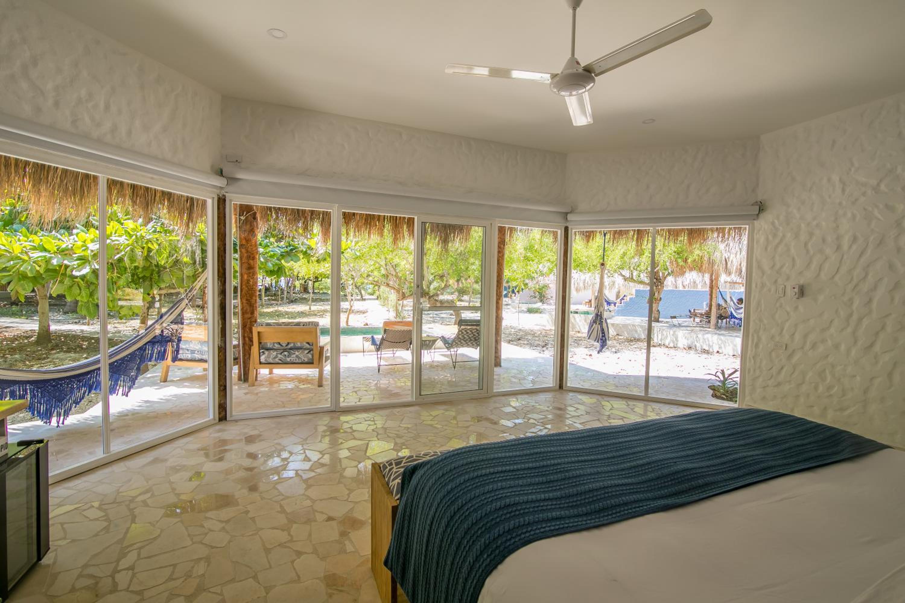Deluxe Bungalow with Garden View photo 2