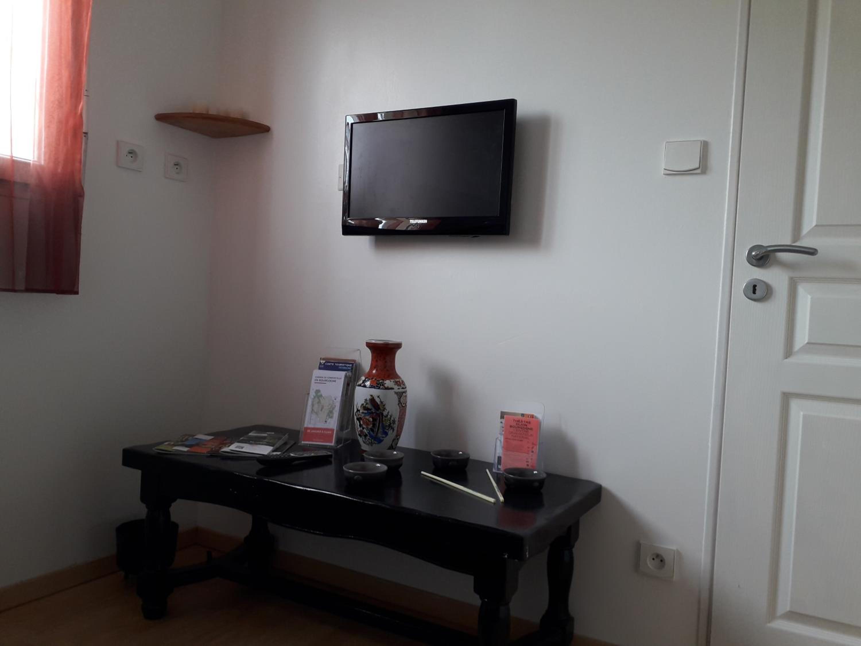 Deluxe Room - Photo 16