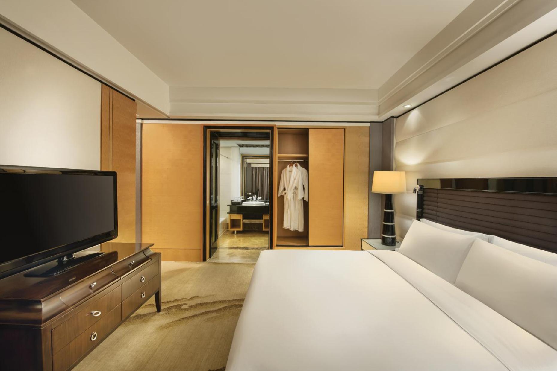 One-Bedroom Suite - Photo 1