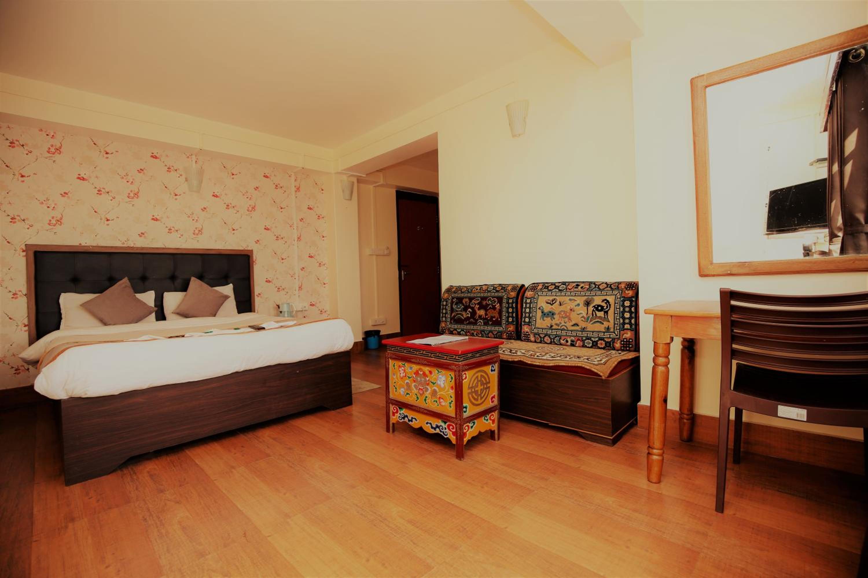 Deluxe Room - Photo 17