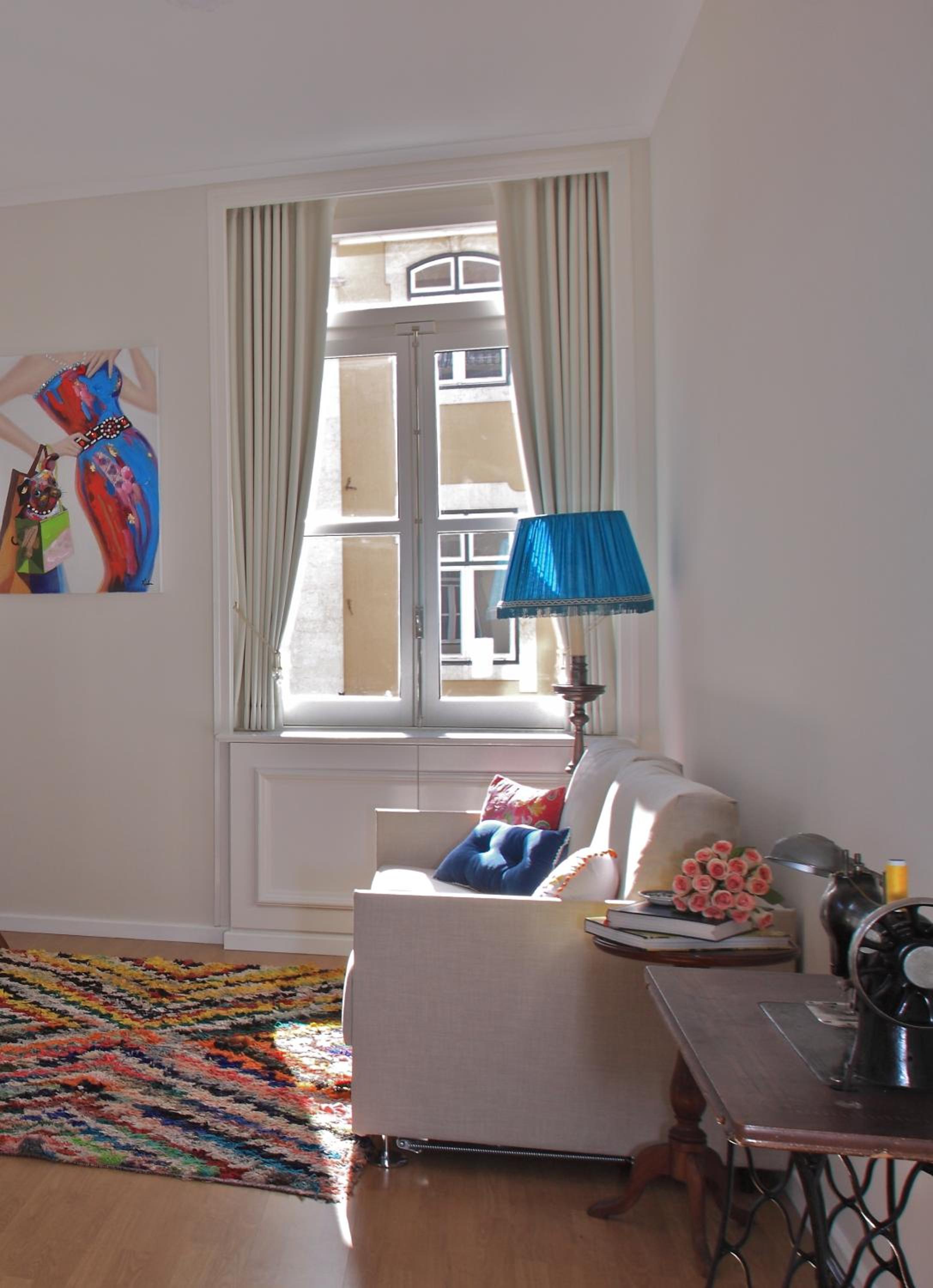 One-Bedroom Apartment with Street View photo 3
