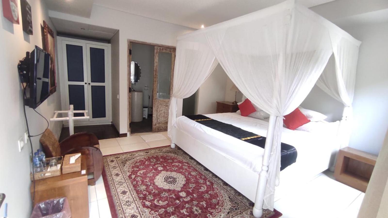 Standard Suite - Photo 1