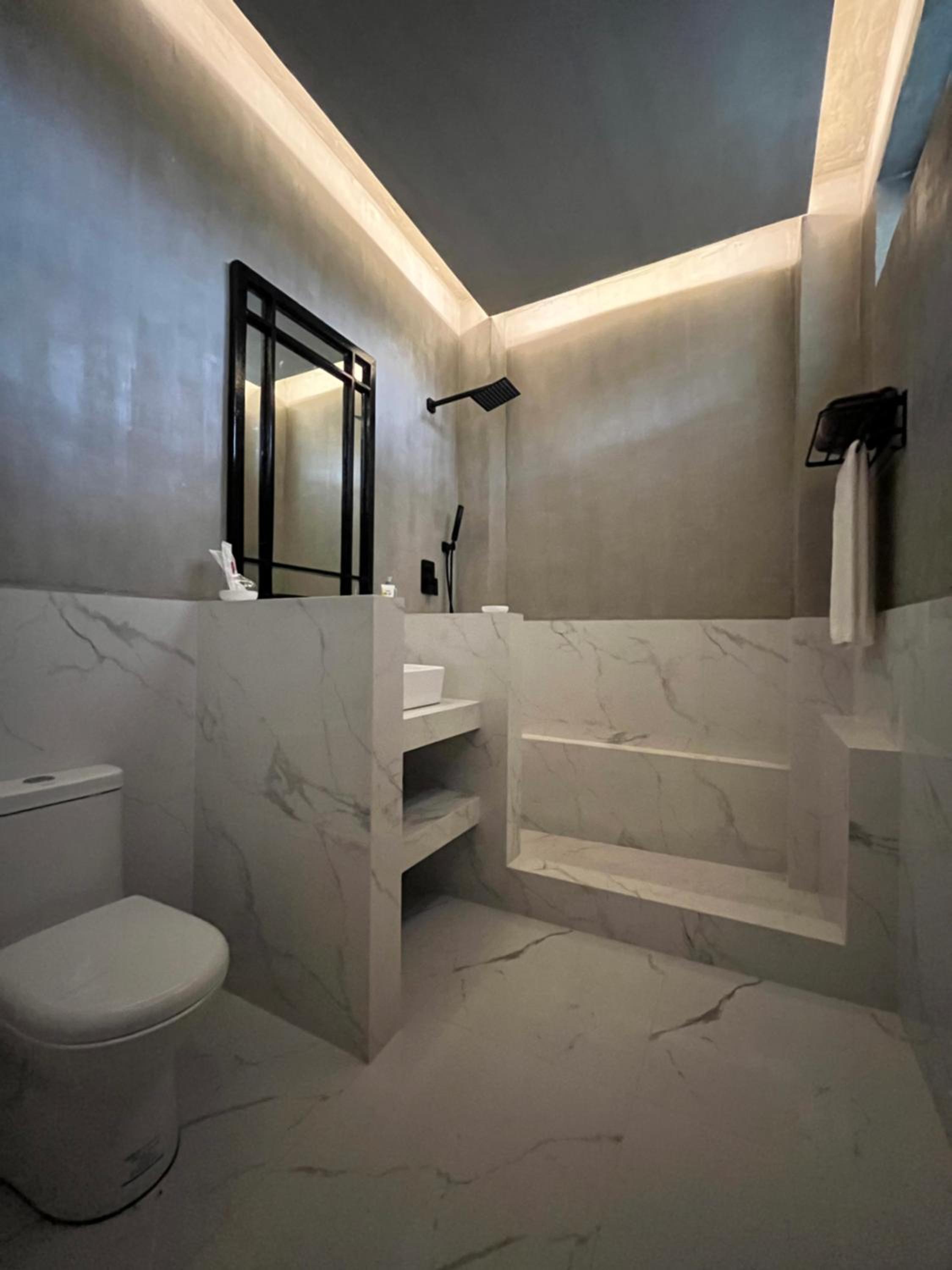 Deluxe Double or Twin Room with Pool Access - Photo 12