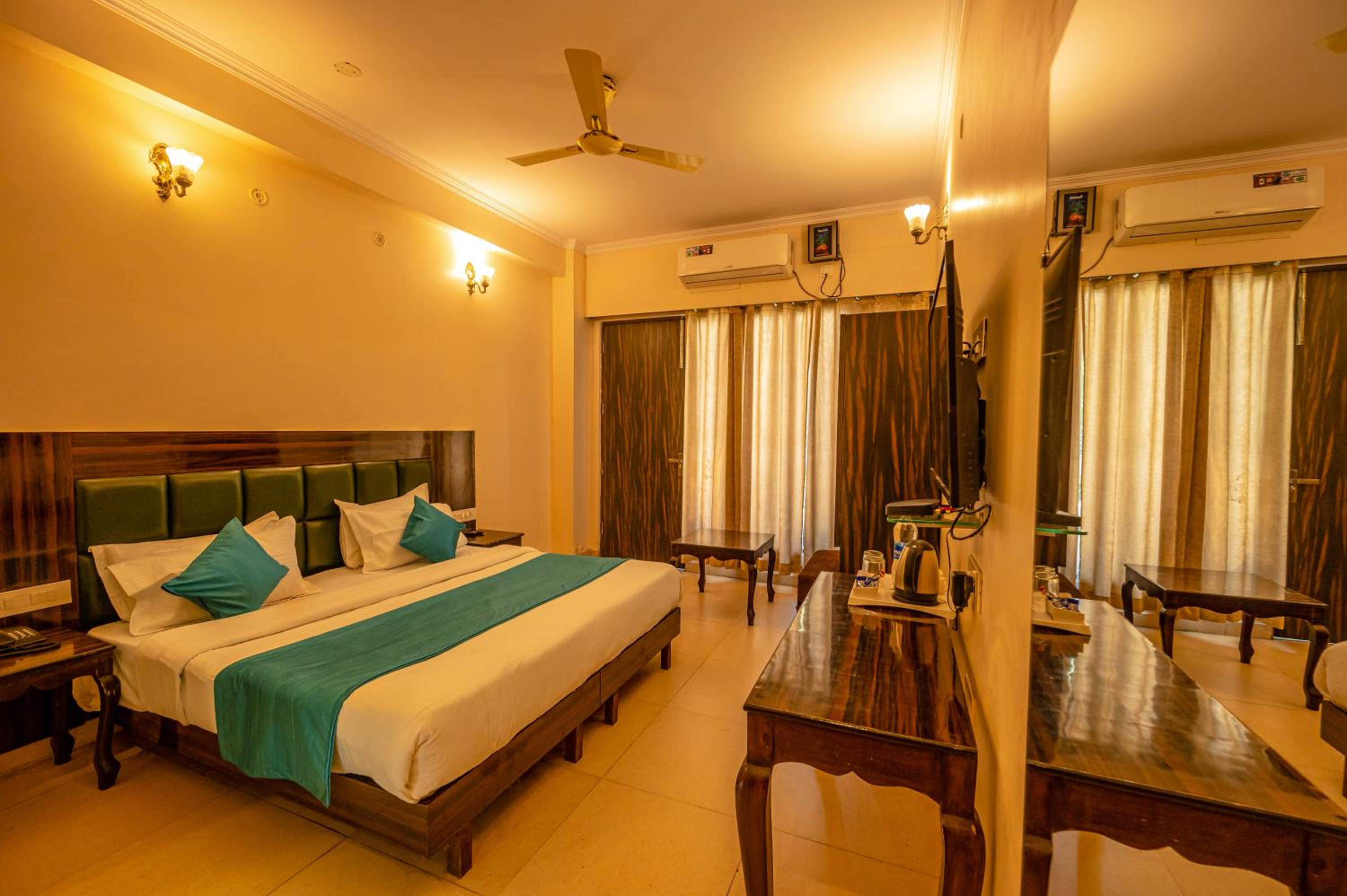 Double Room with Pool View