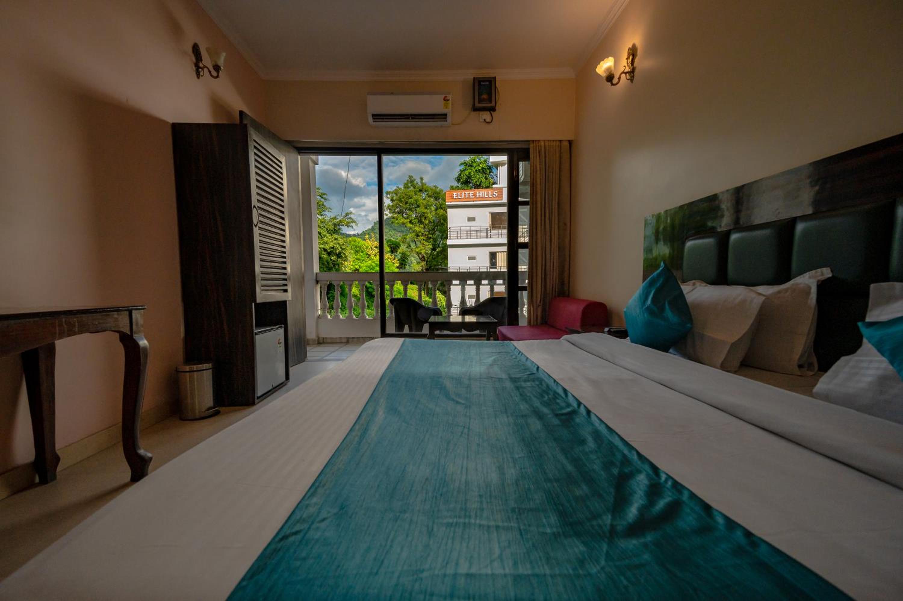 Double Room with Pool View