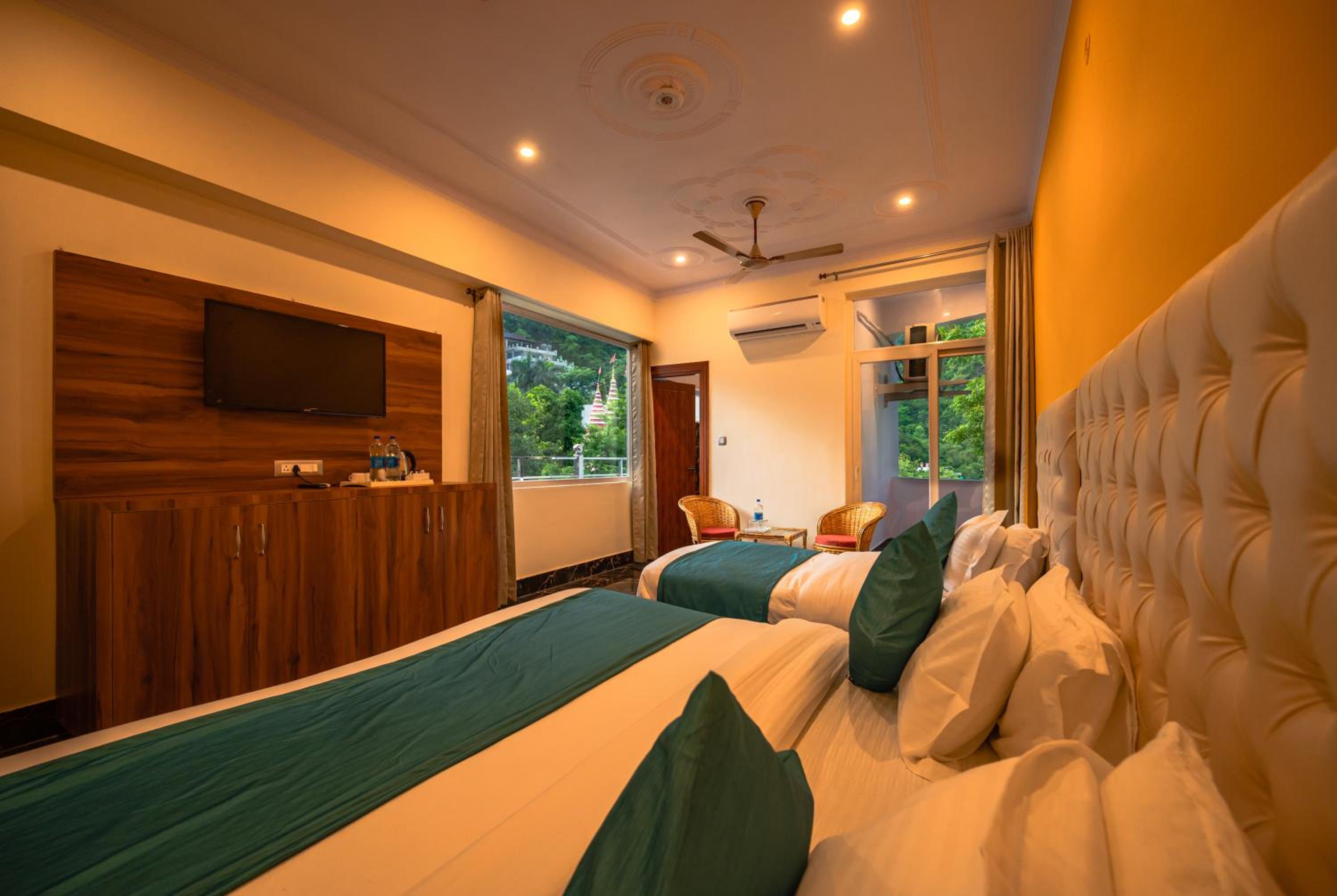 Deluxe Triple Room
