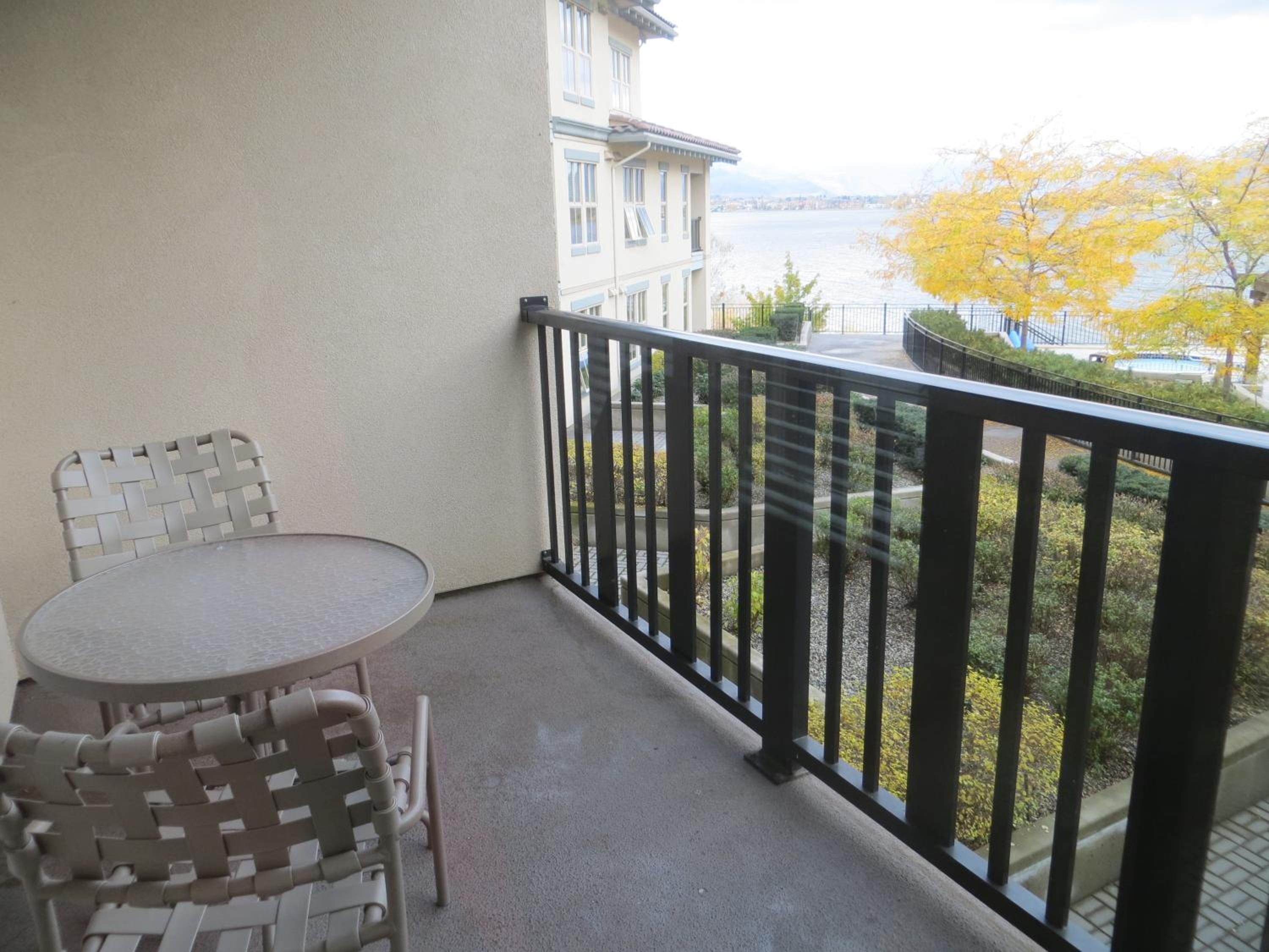 One-Bedroom Suite with Partial Lake View - Photo 3