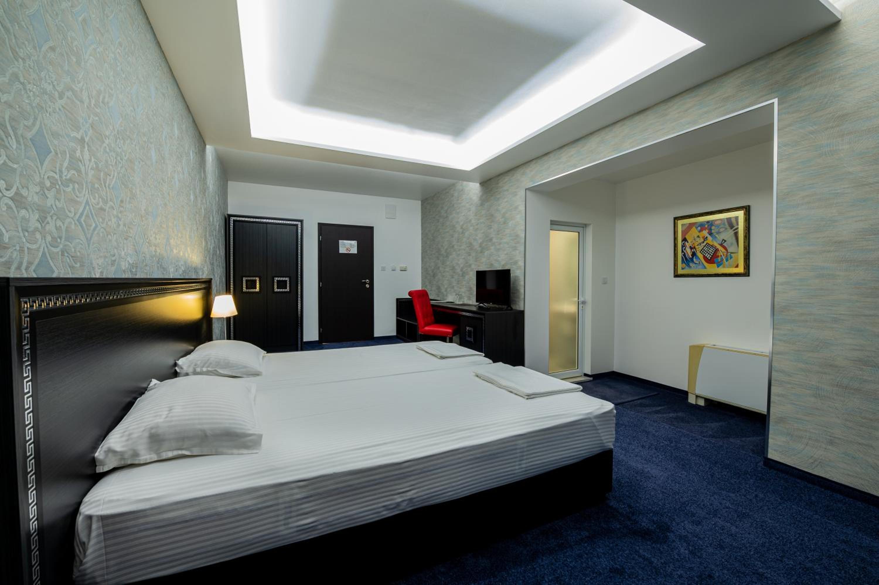 Deluxe Suite - Photo 10