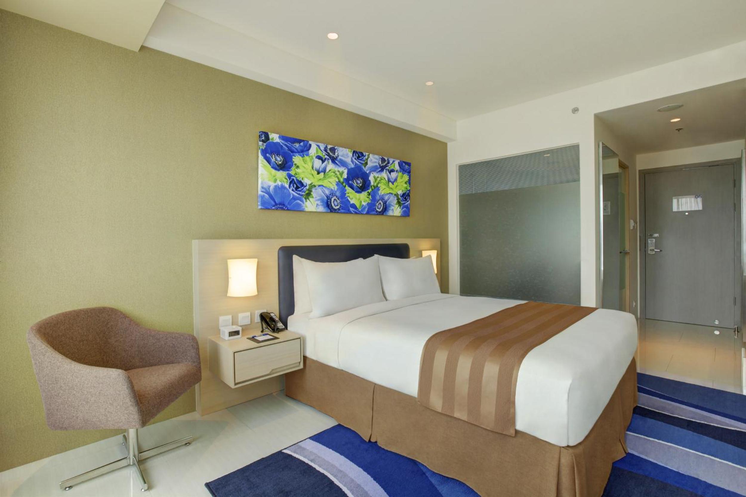 Standard Queen Room - Free Breakfast