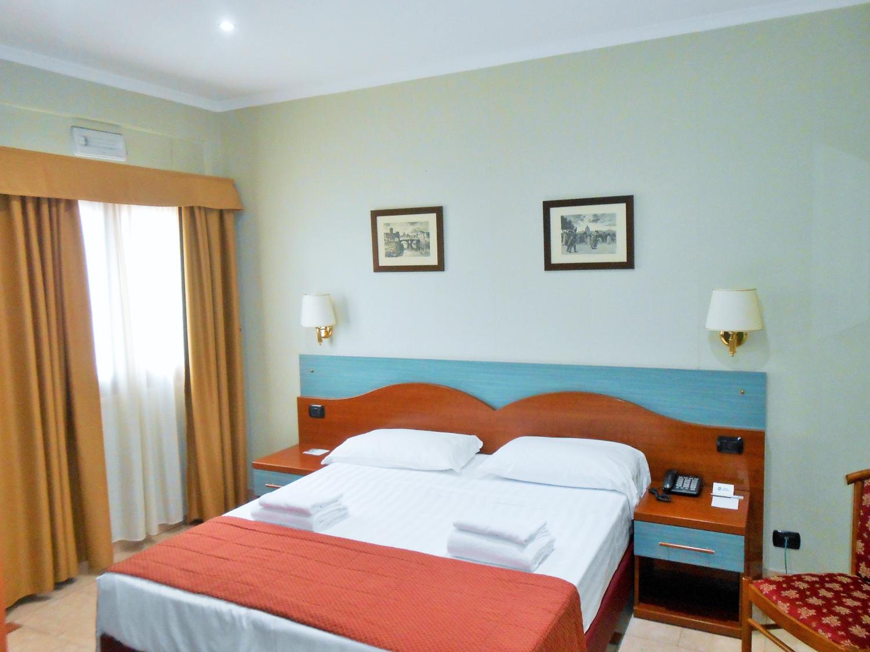 Classic Double Room - Photo 7