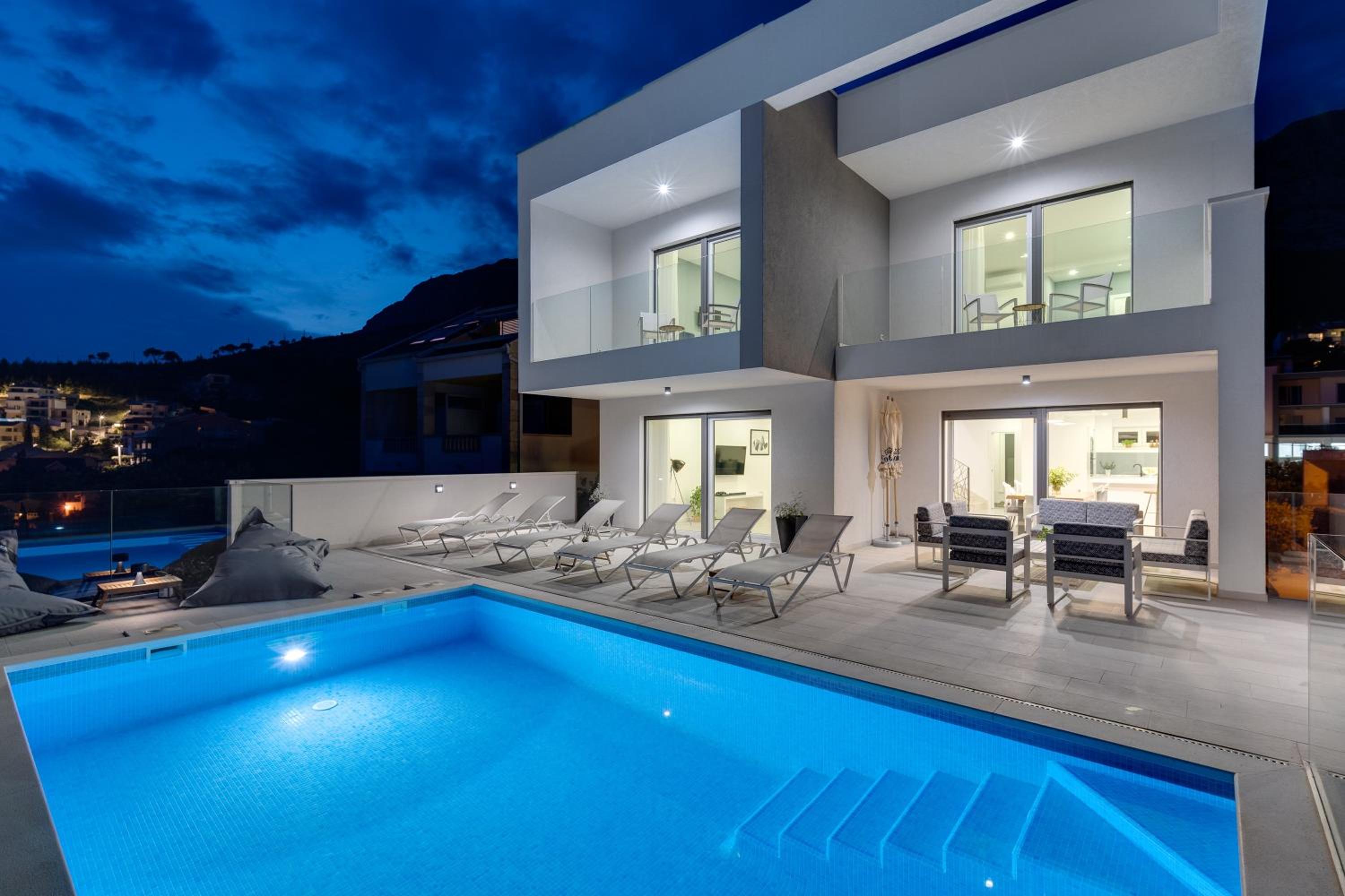 Villa photo 2