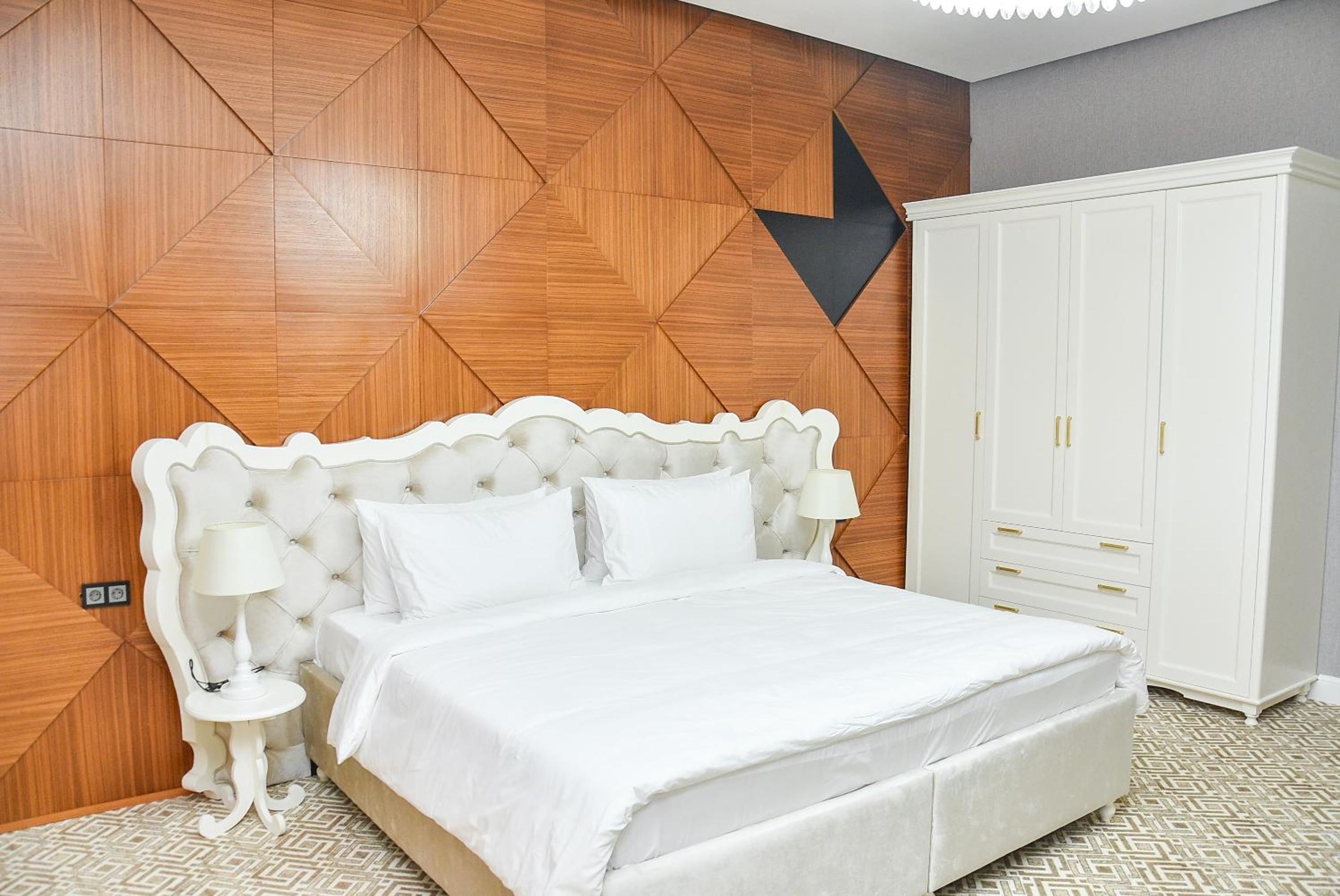 1 King Bed and 2 Single Beds, Presidential Suite, Non-Smoking