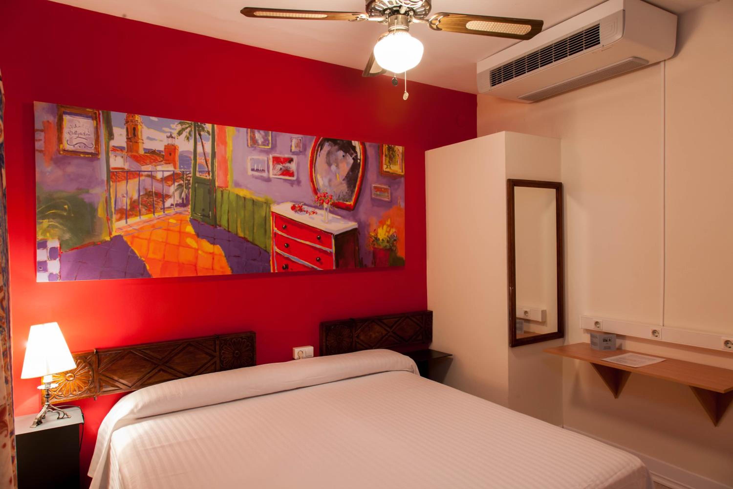 Double or Twin Room with Balcony - Photo 3