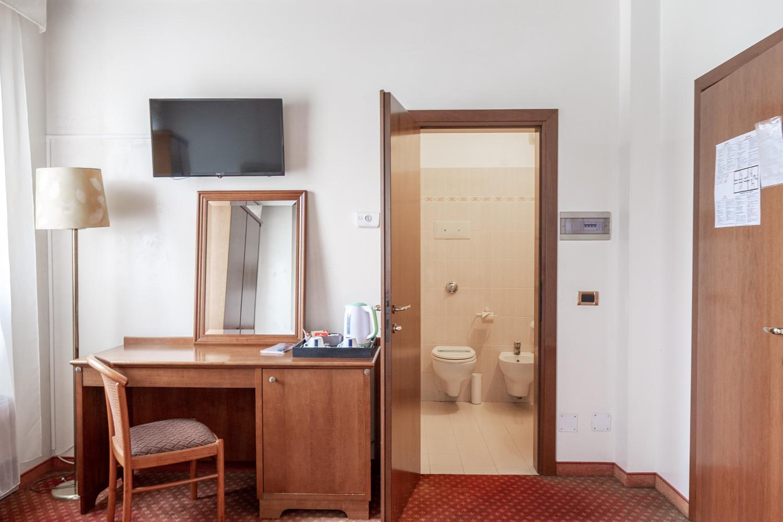 Classic Triple Room - Photo 3