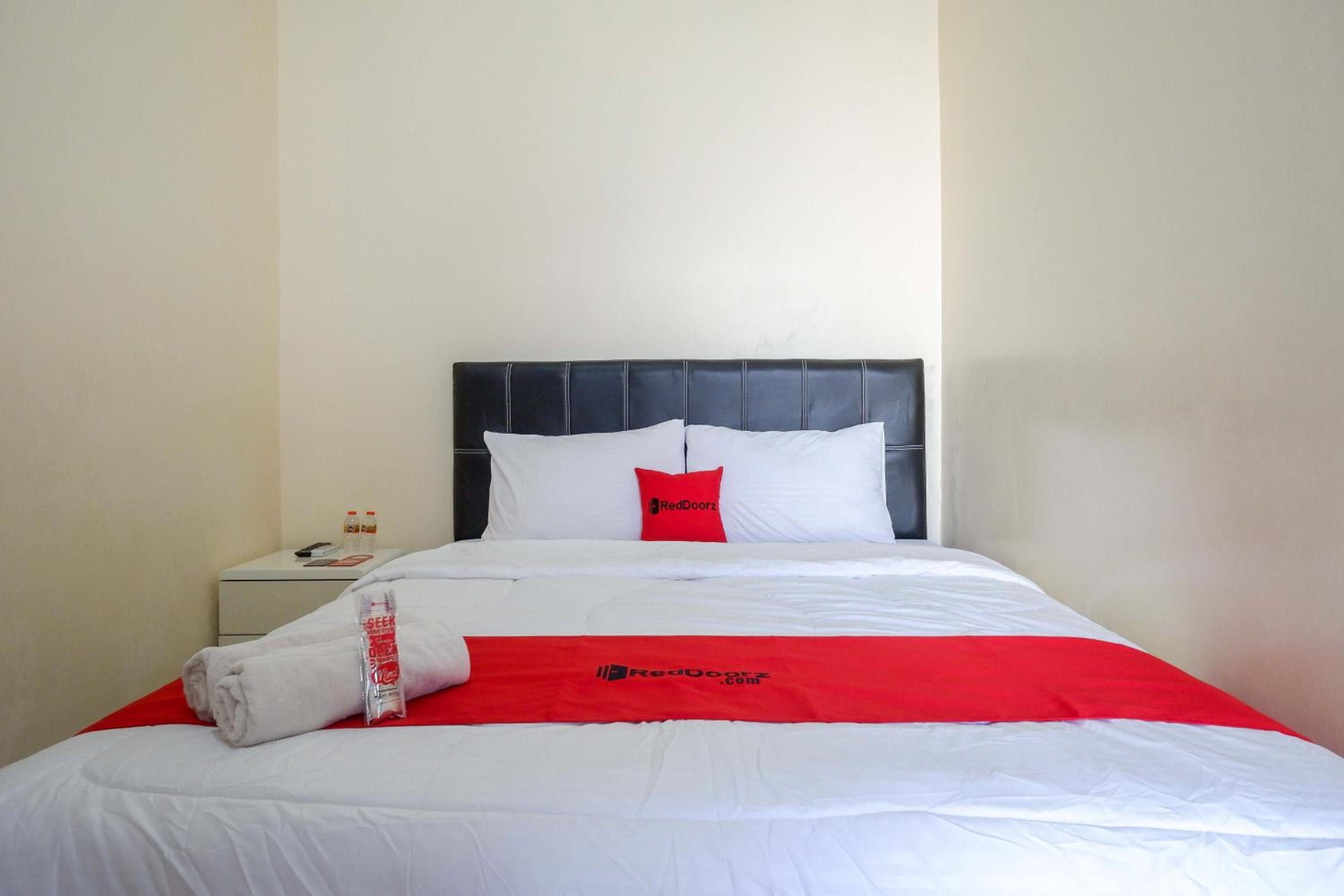 Standard Double Room - Photo 12