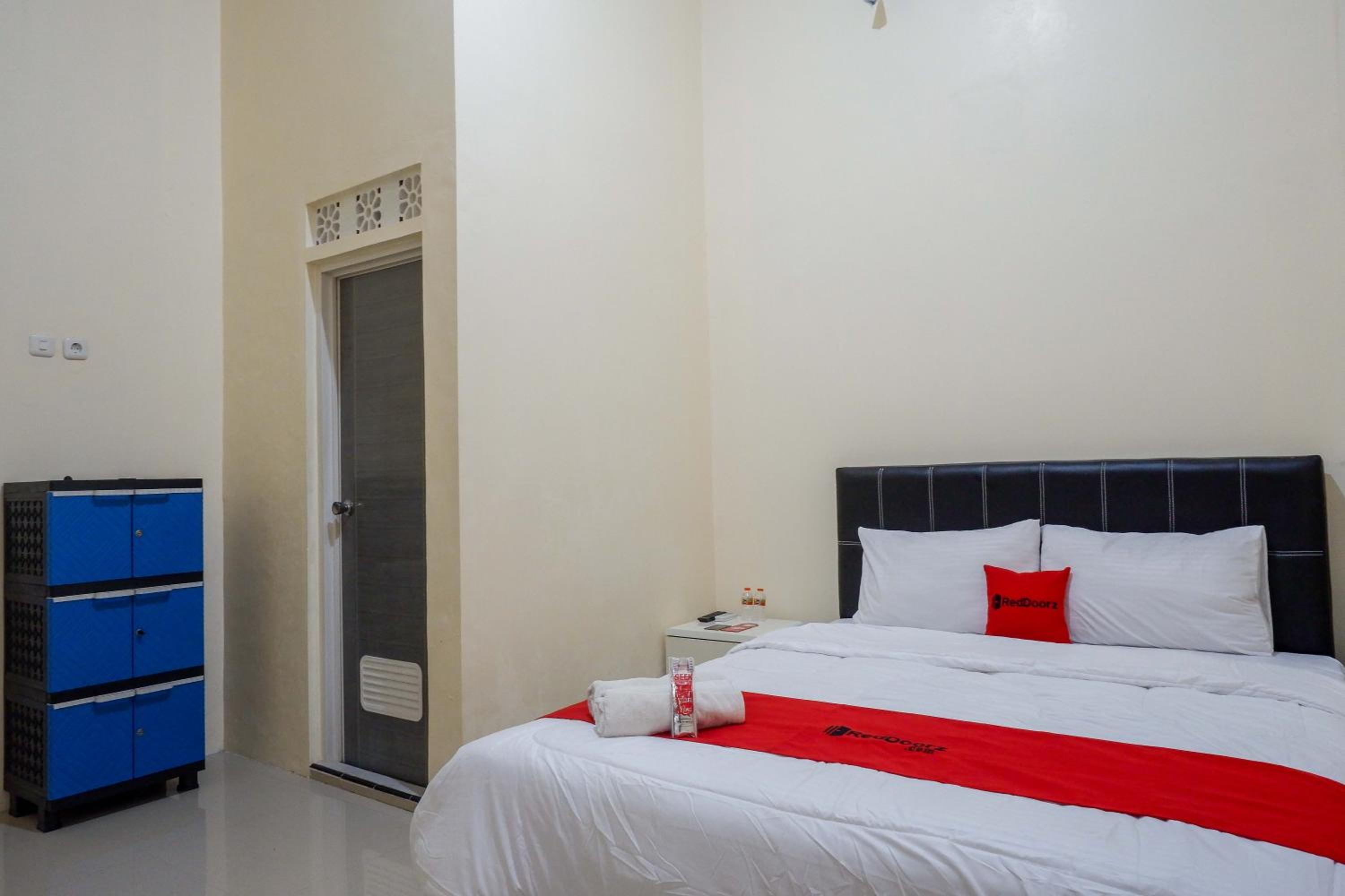 Standard Double Room - Photo 13