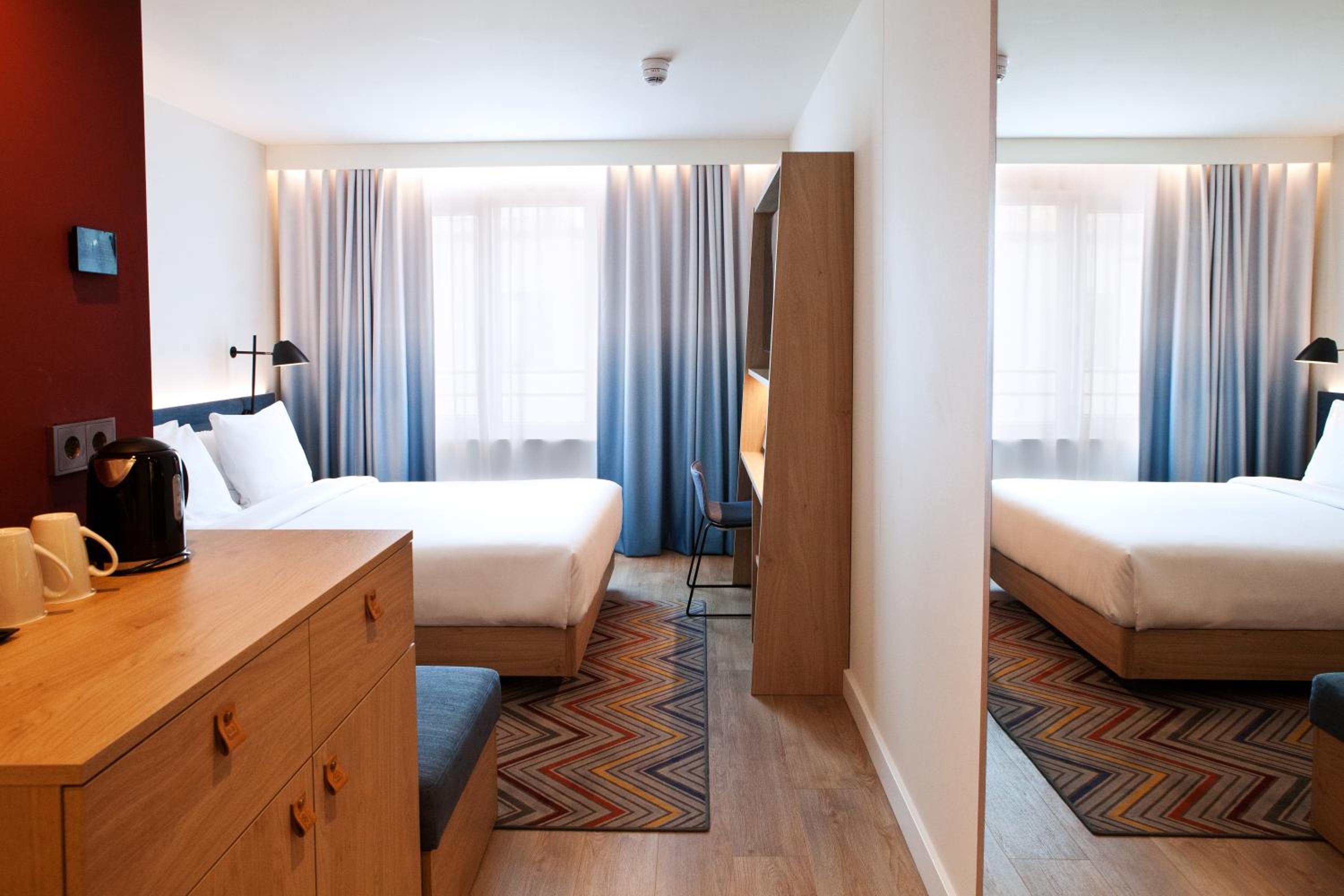 Queen Room - Photo 10