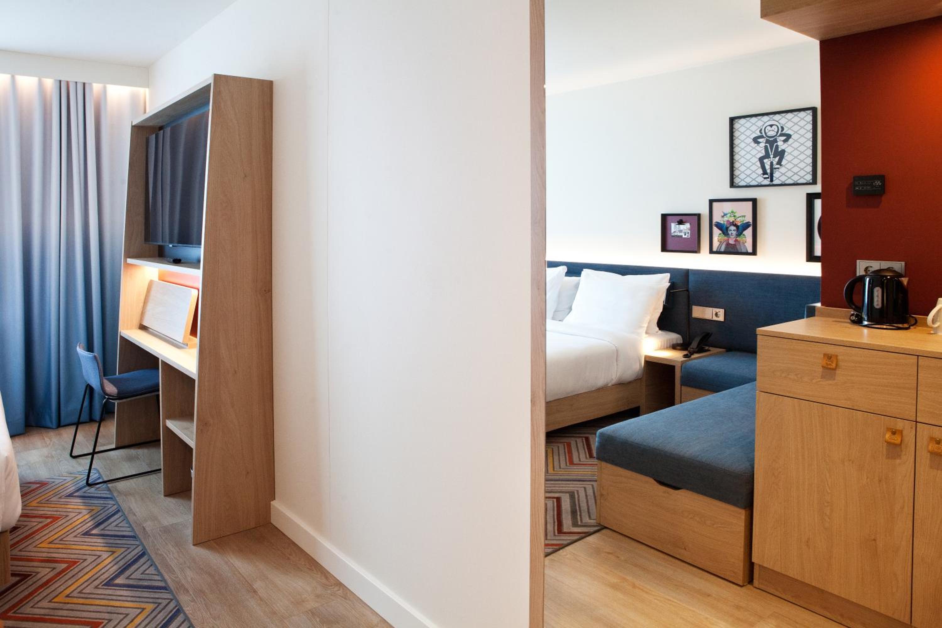 Queen Room - Photo 8