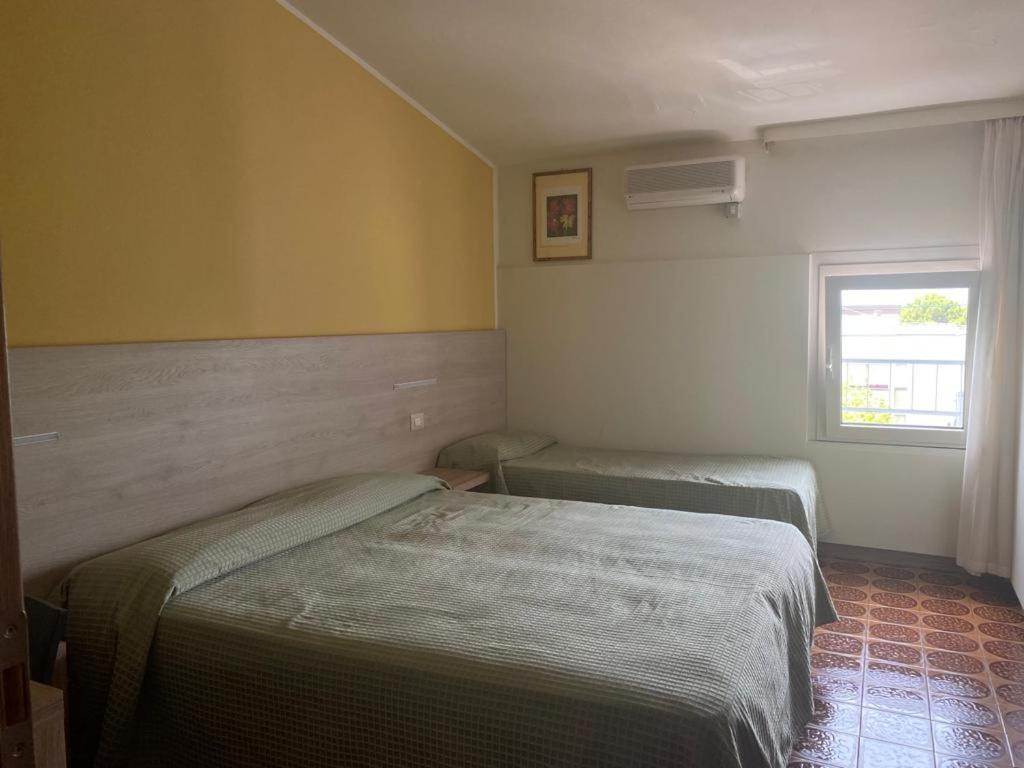 Budget Twin Room photo 2