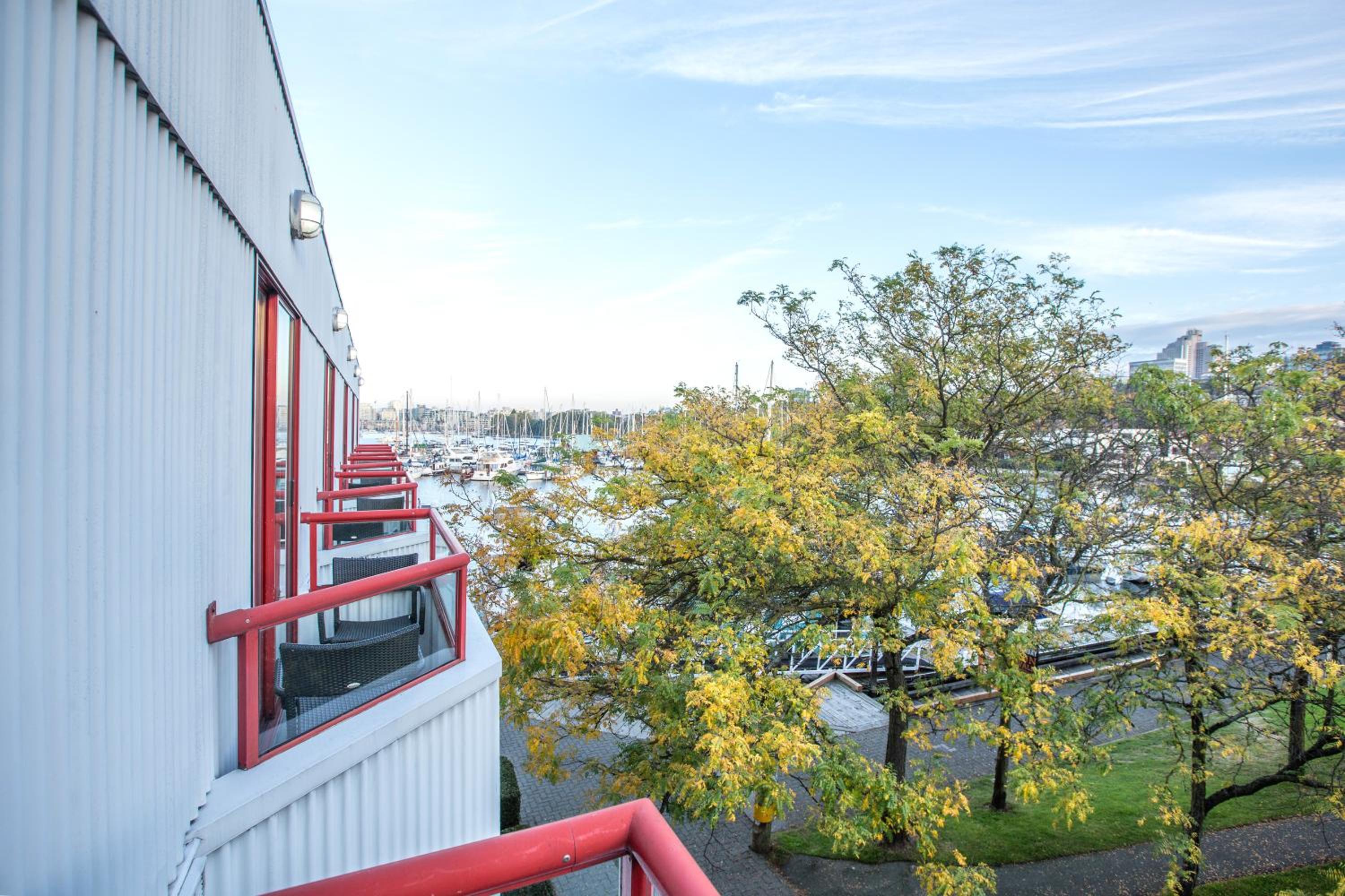 Premium Balcony King - Photo 4