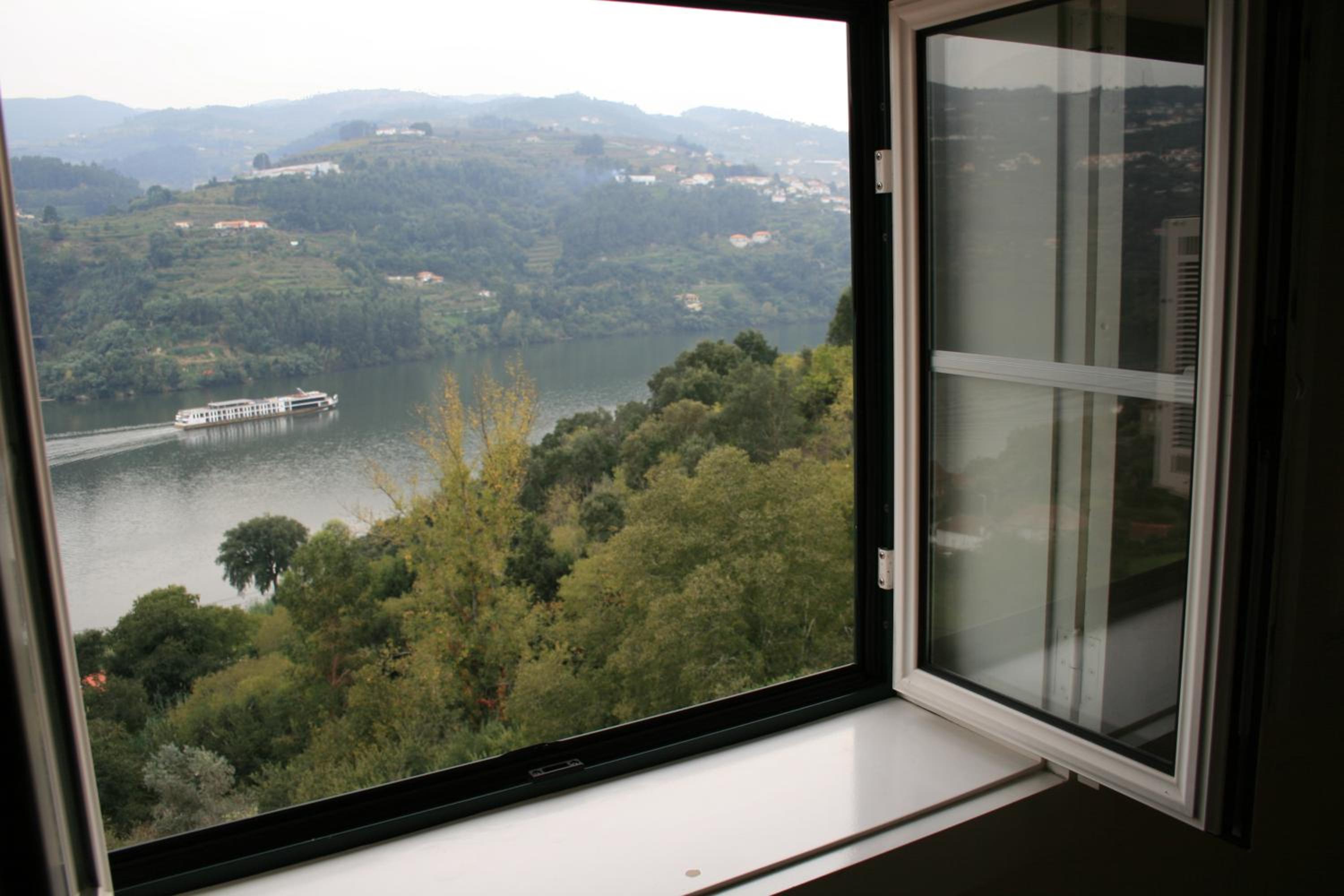 Double or Twin Room with River View - No pets - Photo 4