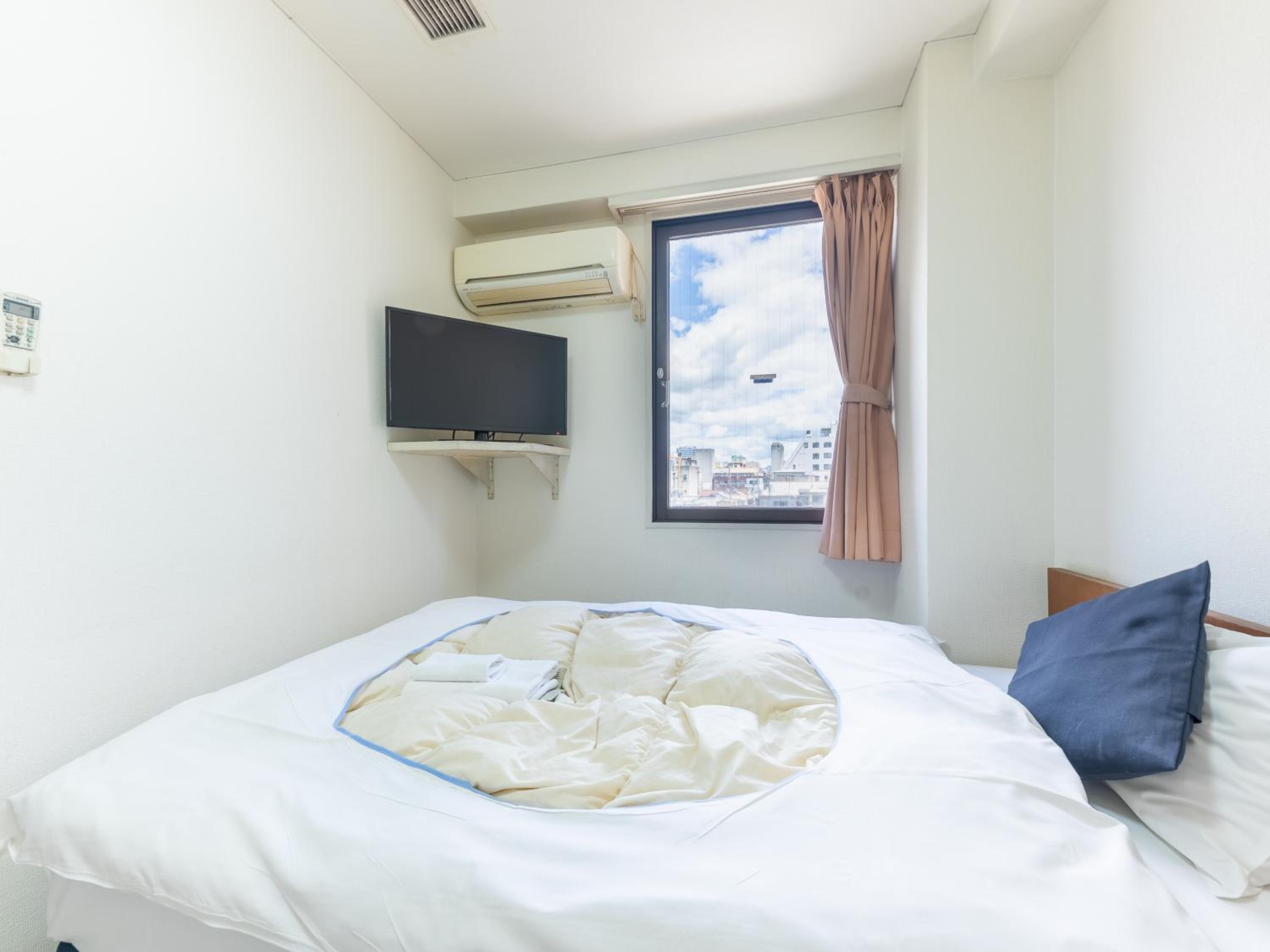 Double Room - Smoking - Photo 2