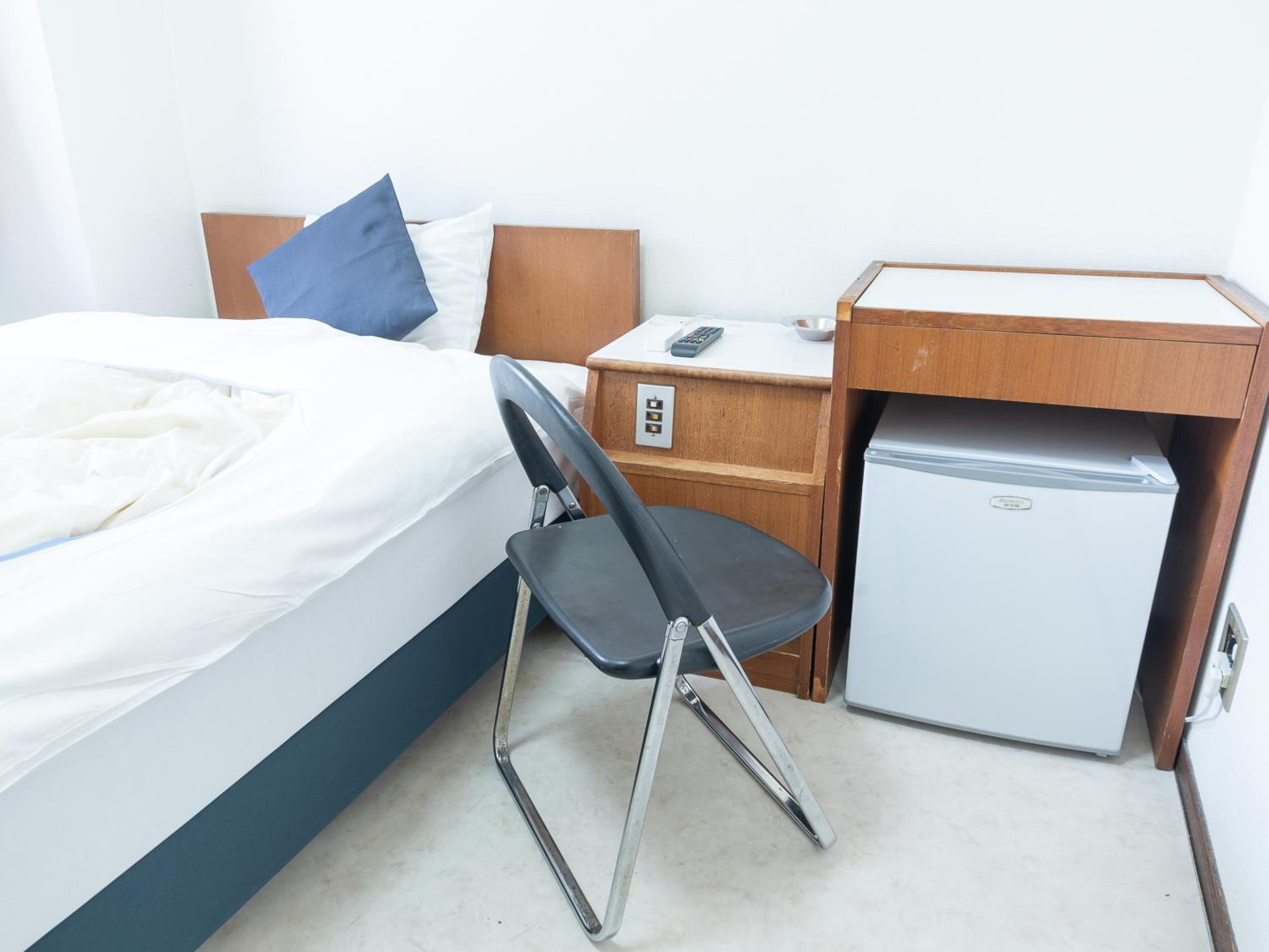 Double Room - Smoking - Photo 5