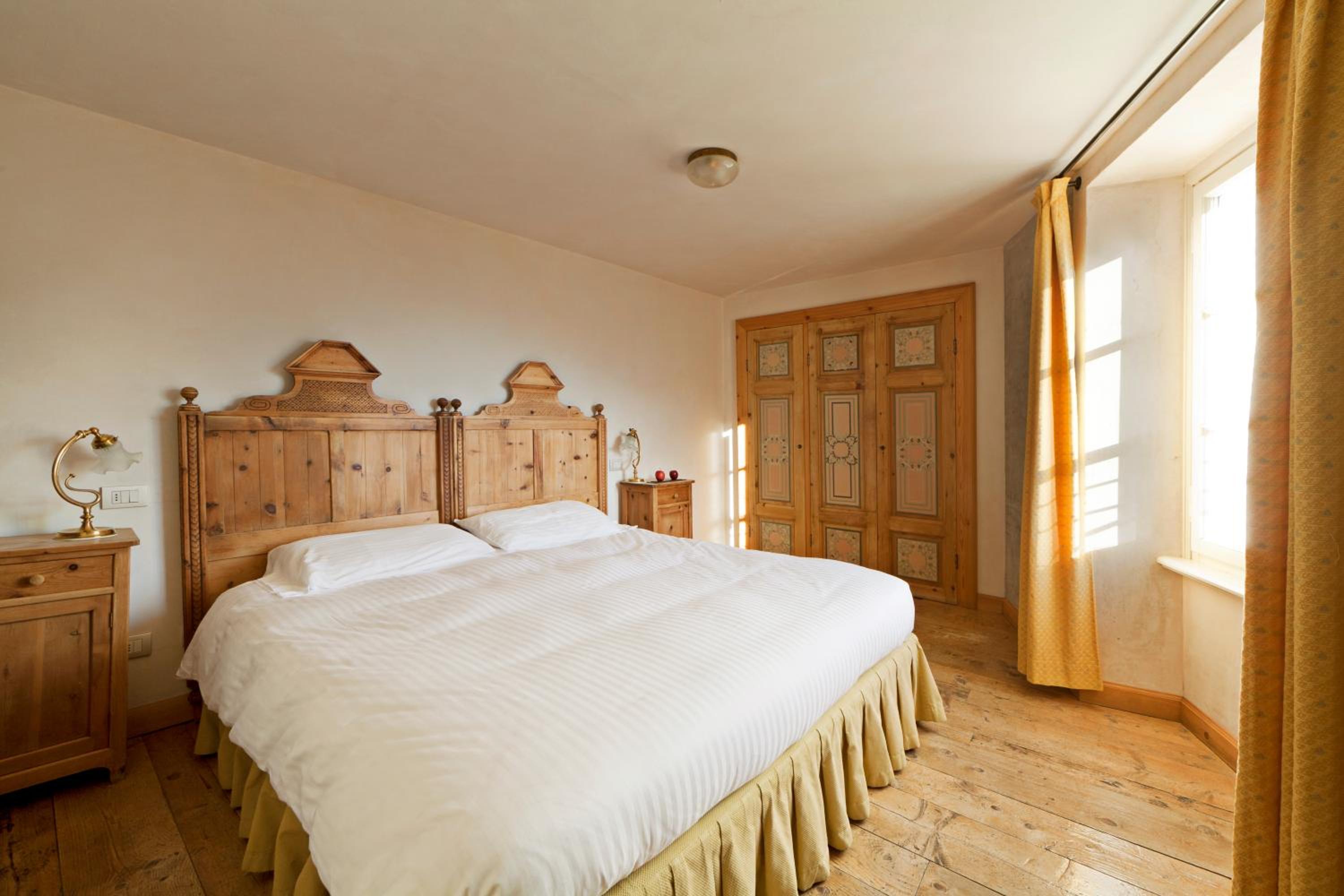 Junior Suite with Spa Access - Photo 1