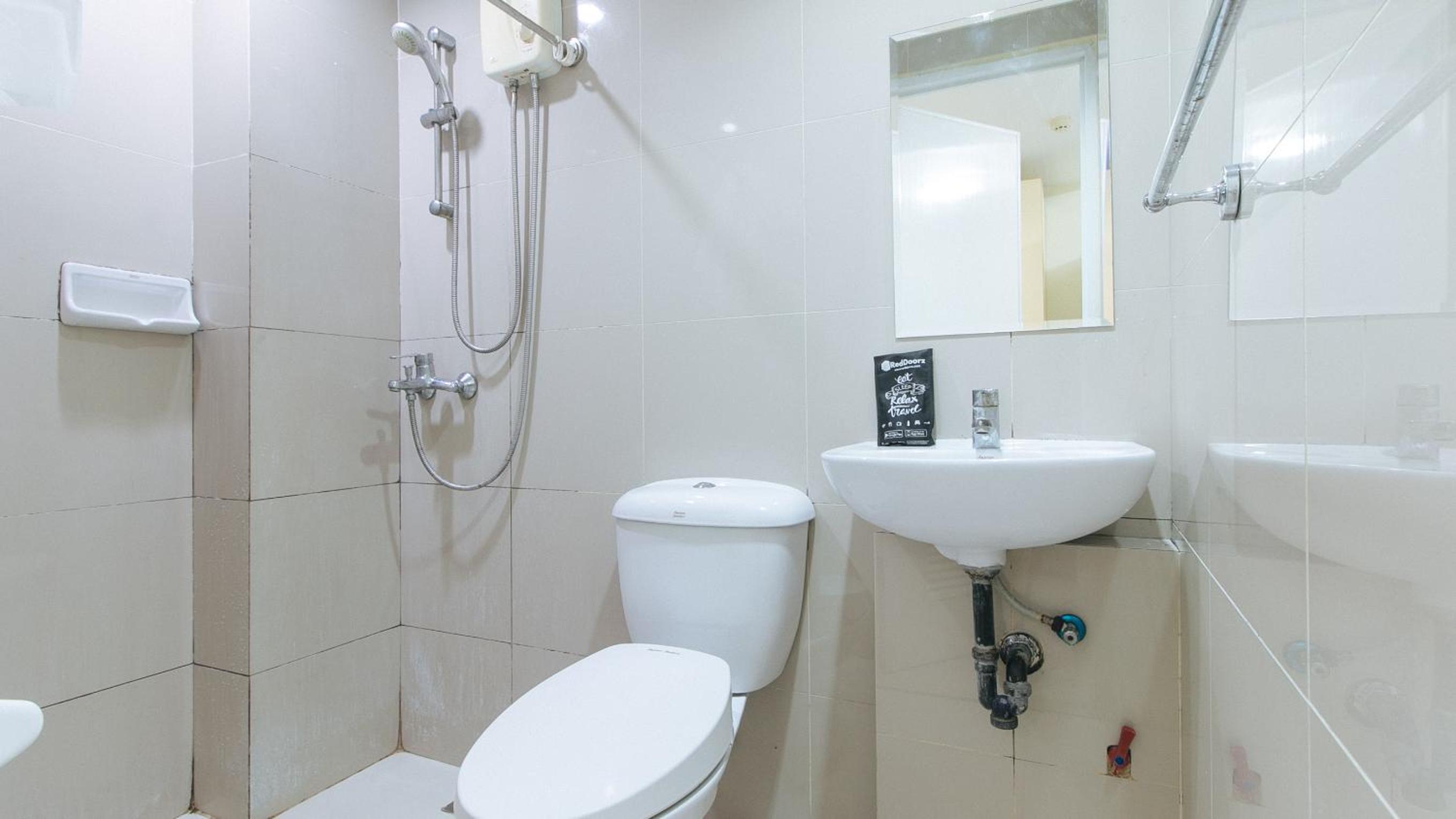 Twin Room - Photo 2