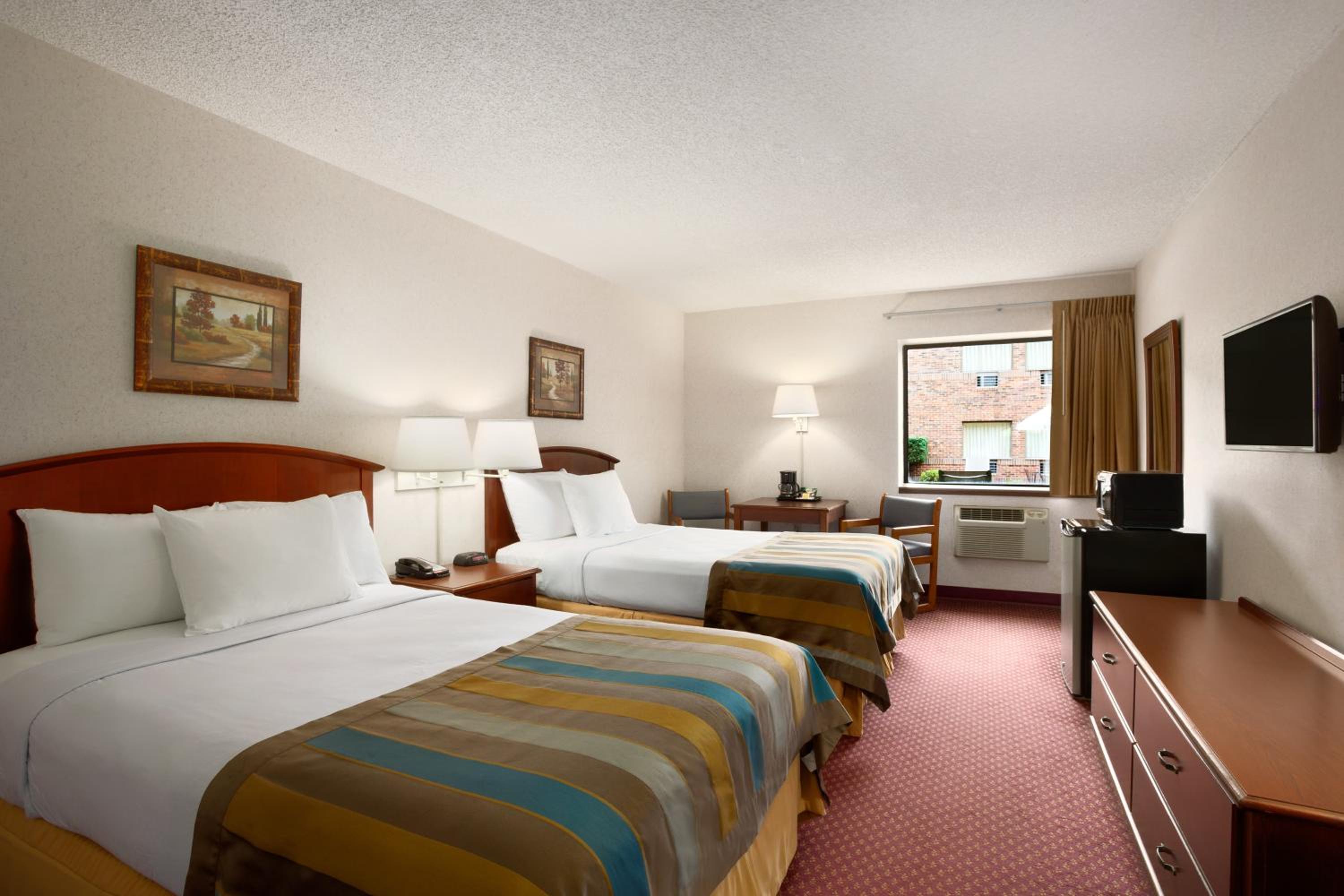 Double Room with Two Double Beds - Non-Smoking photo 3