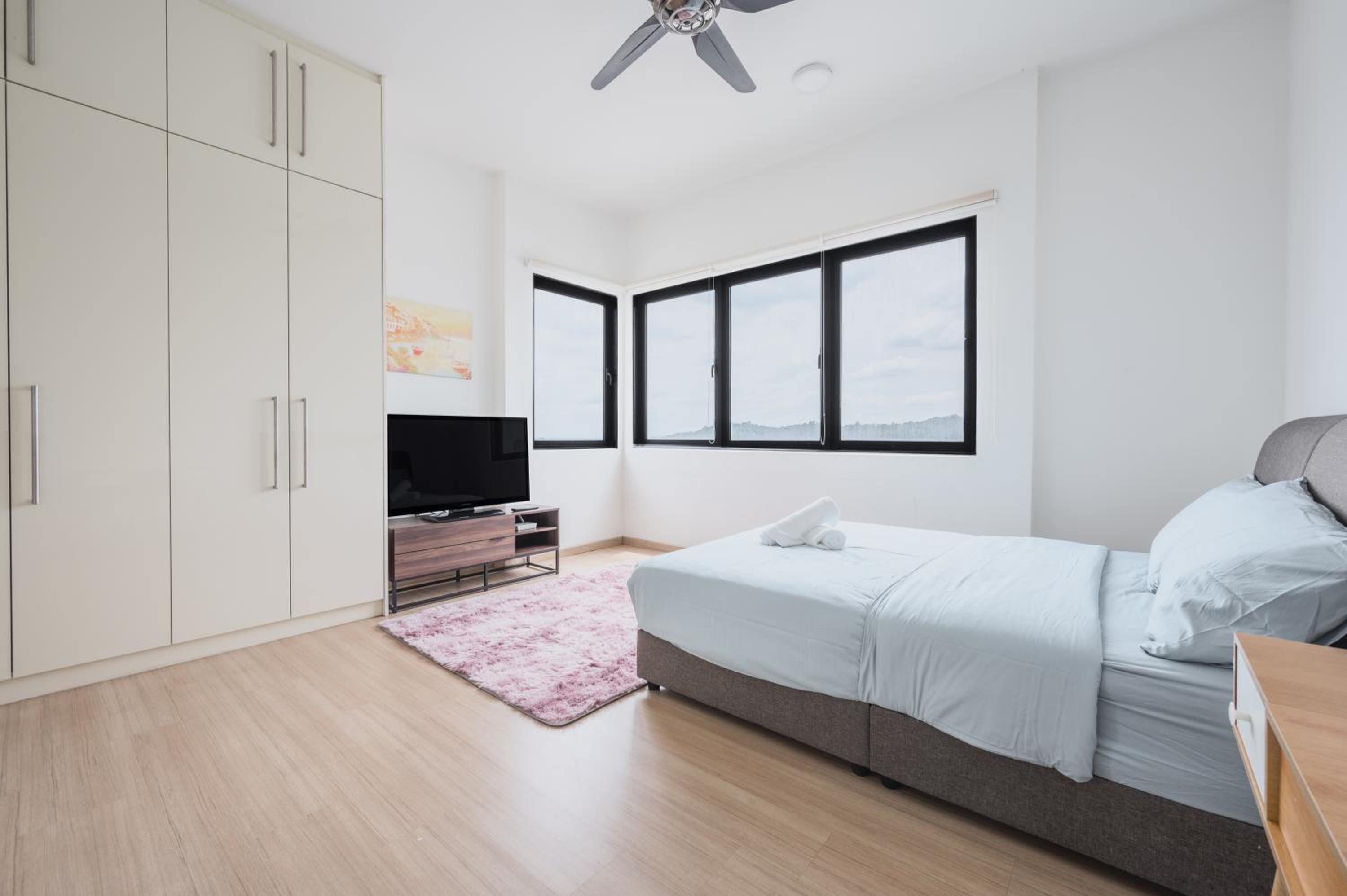 One-Bedroom Apartment - Photo 4