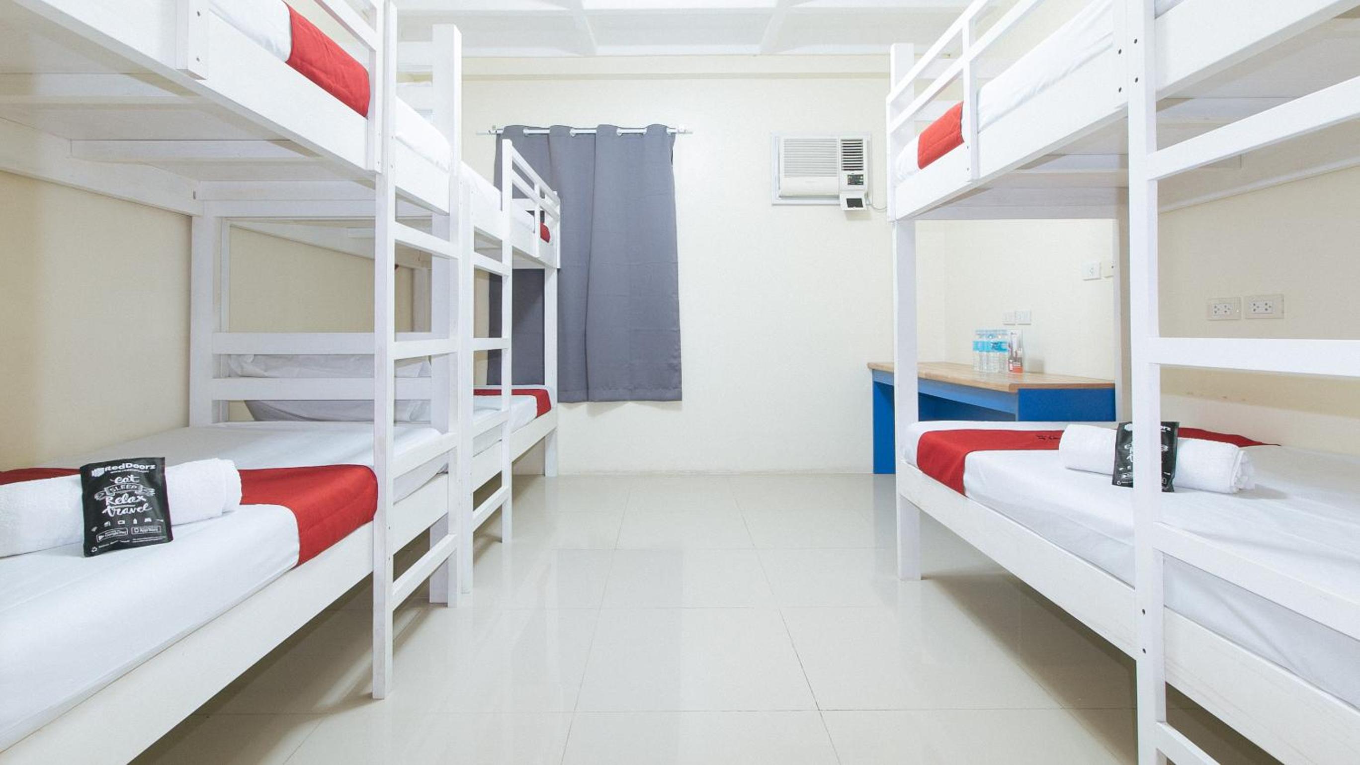 Mixed Dormitory Room