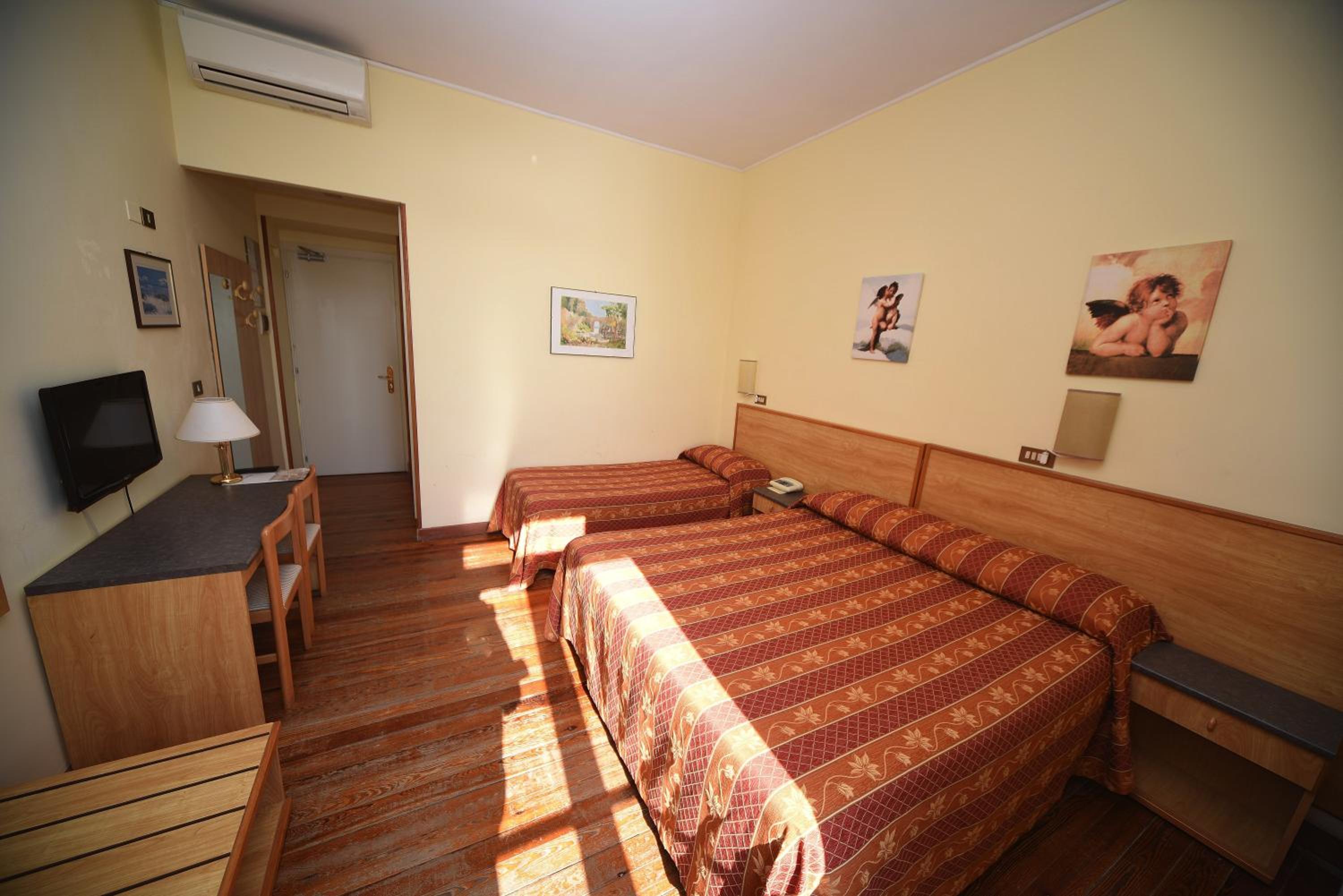 Triple Room with Sea View photo 2