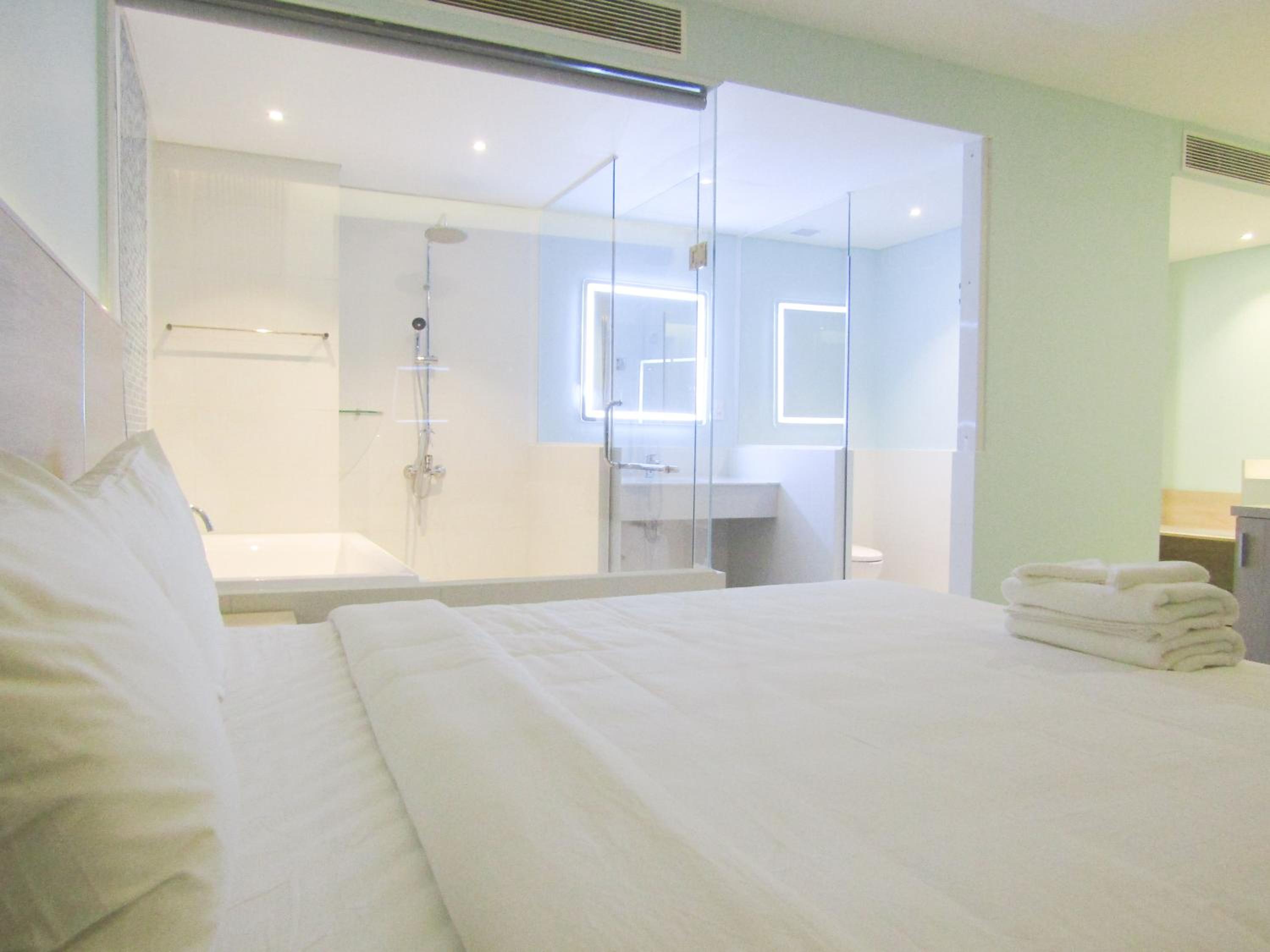 King Suite with Sea View - Photo 1