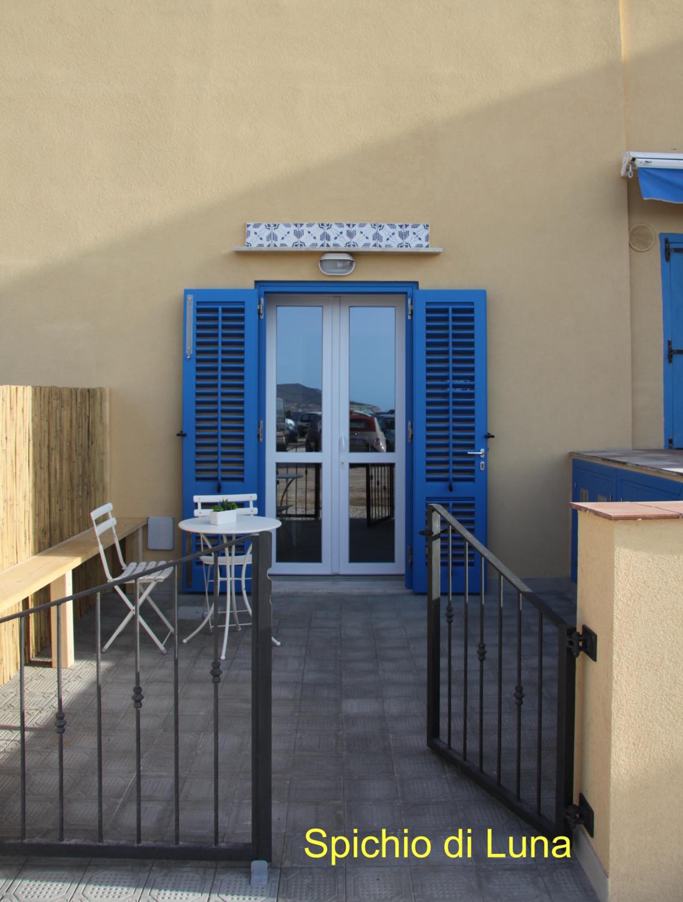 Holiday Home with Patio photo 3