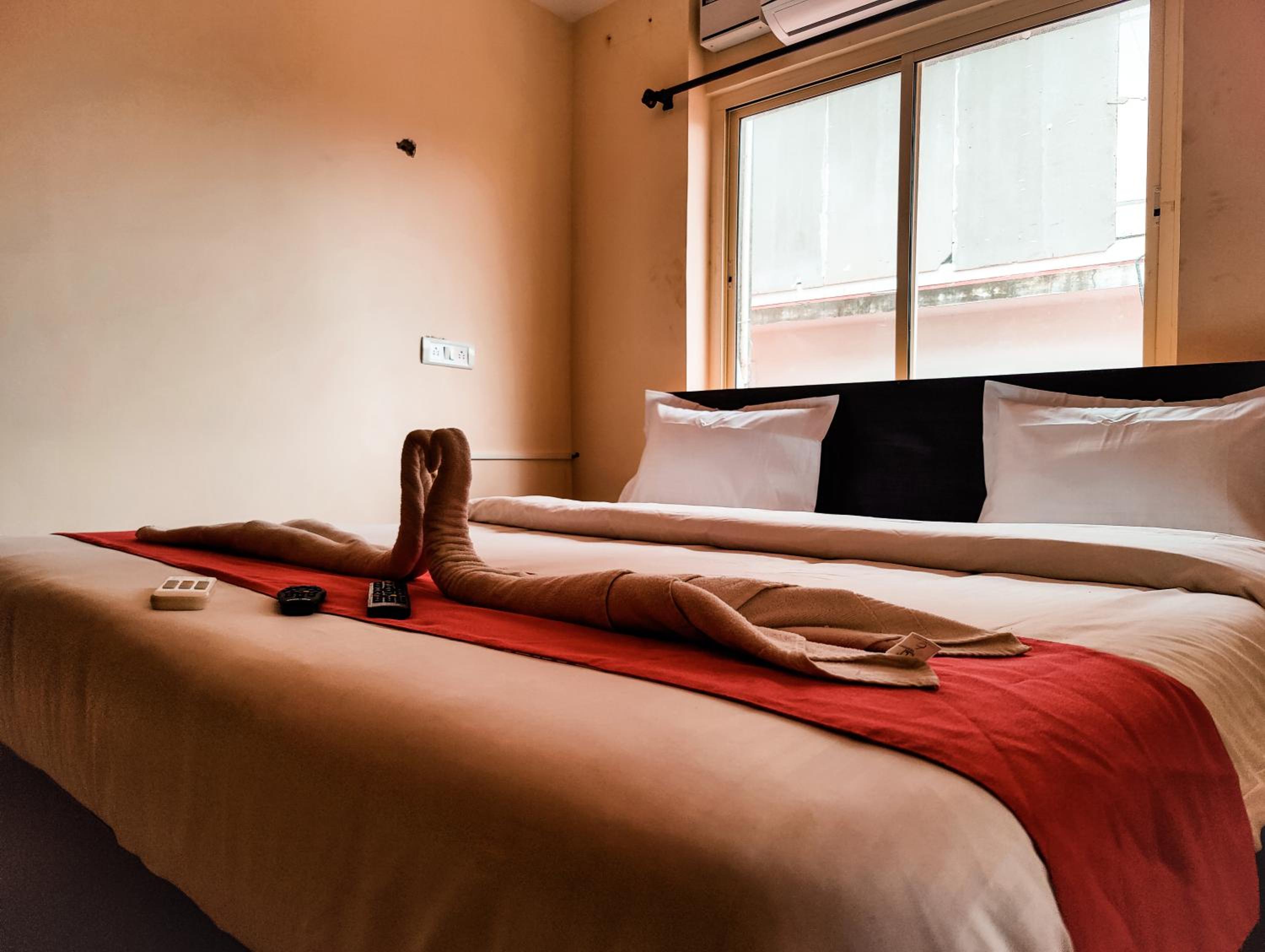 Quadruple Room with Balcony - Photo 25